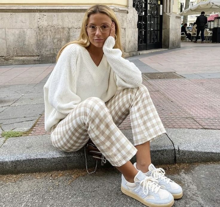 Tricô e calça muito vendidas em redes FAST FASHION