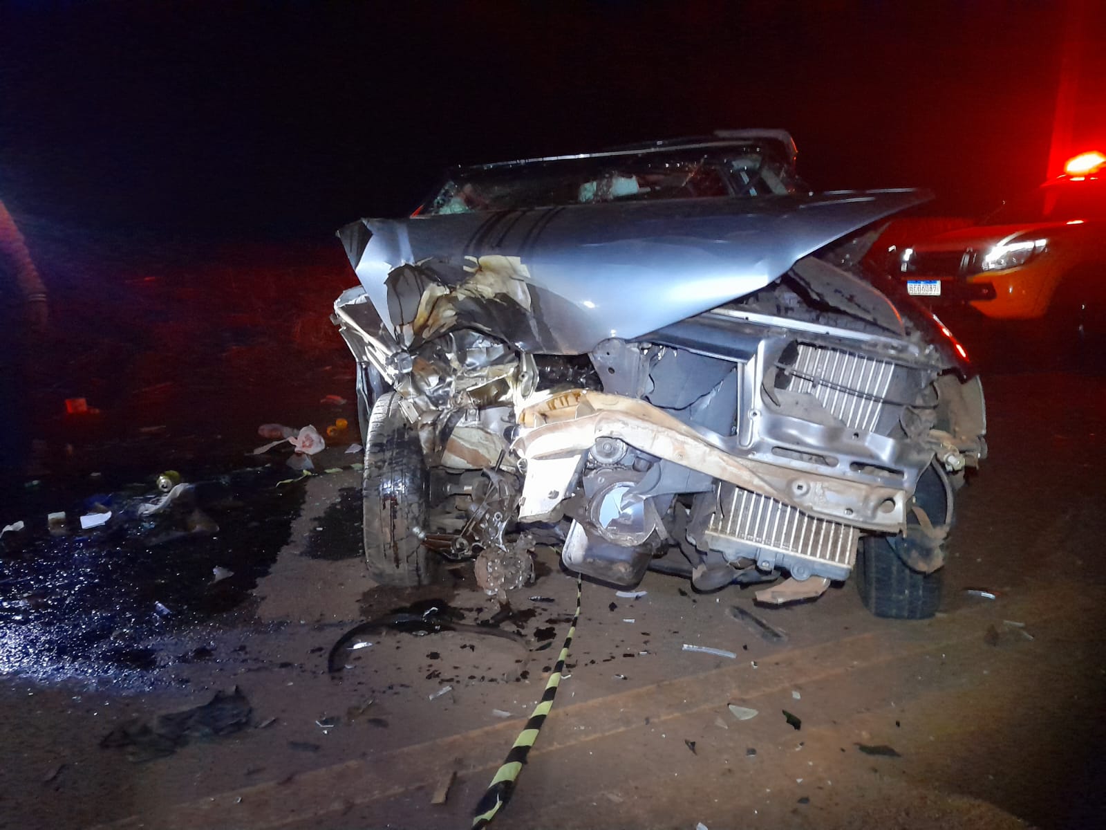 Motorista morreu e passageira sofreu ferimentos graves