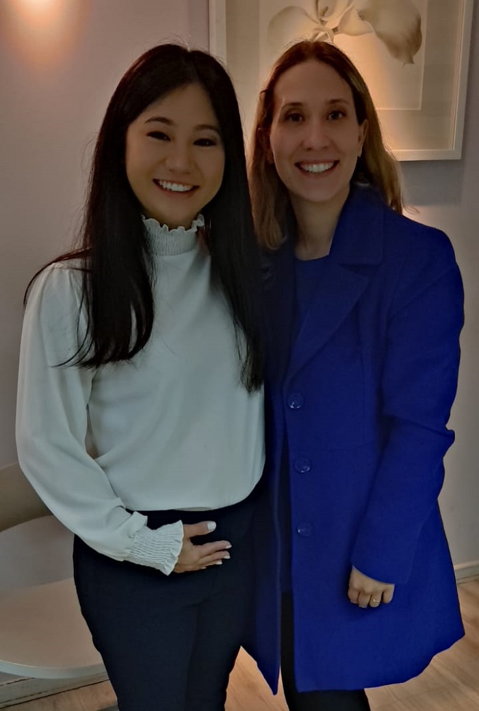foto da Dra Thaise junto com a Marjorie Ostrowski do blog respira mamãe