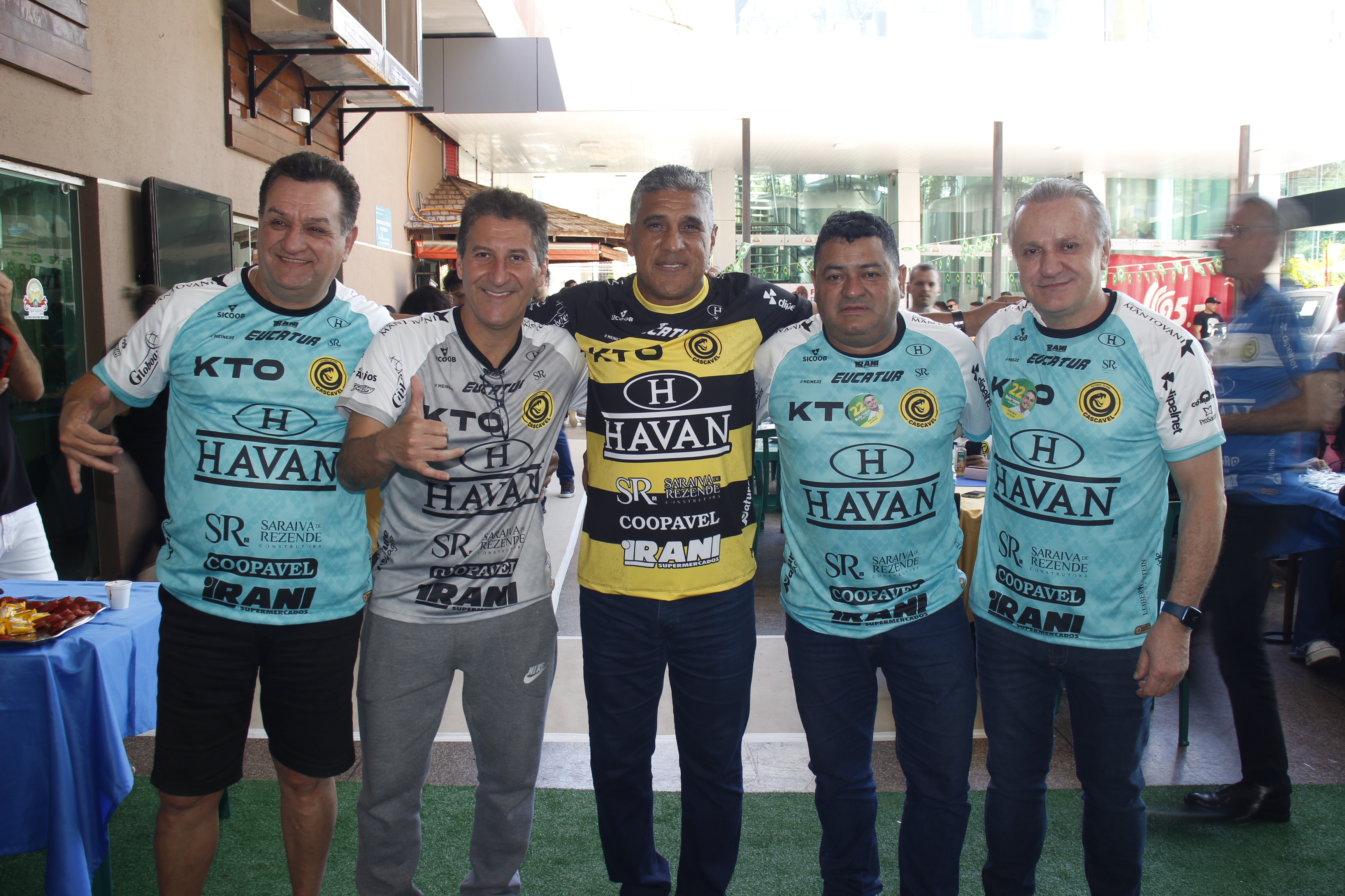 O ex-jogador Silvas marcou presença na Feijuca do Bem