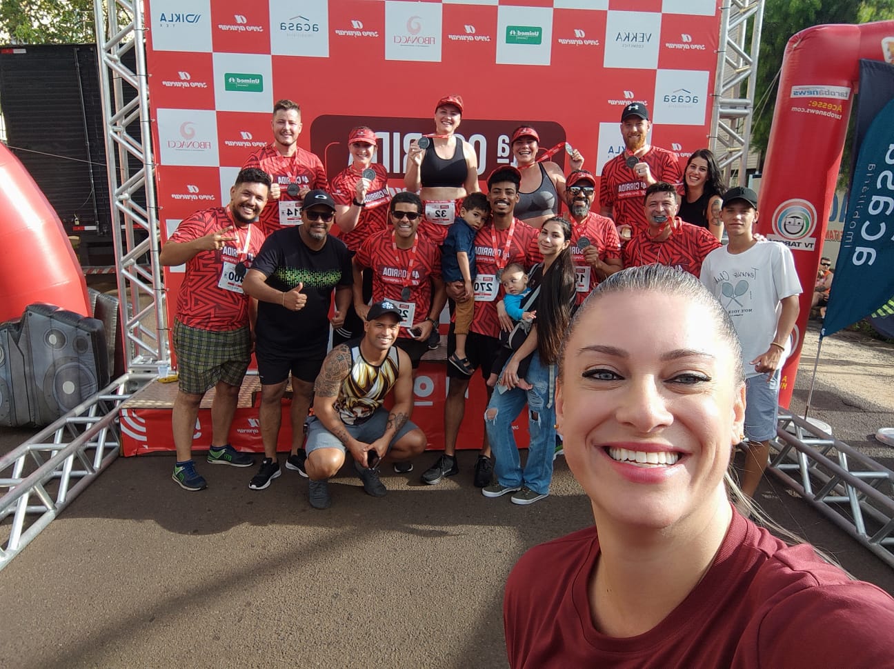 A equipe que representou o Grupo Tarobá de Comunicação na corrida