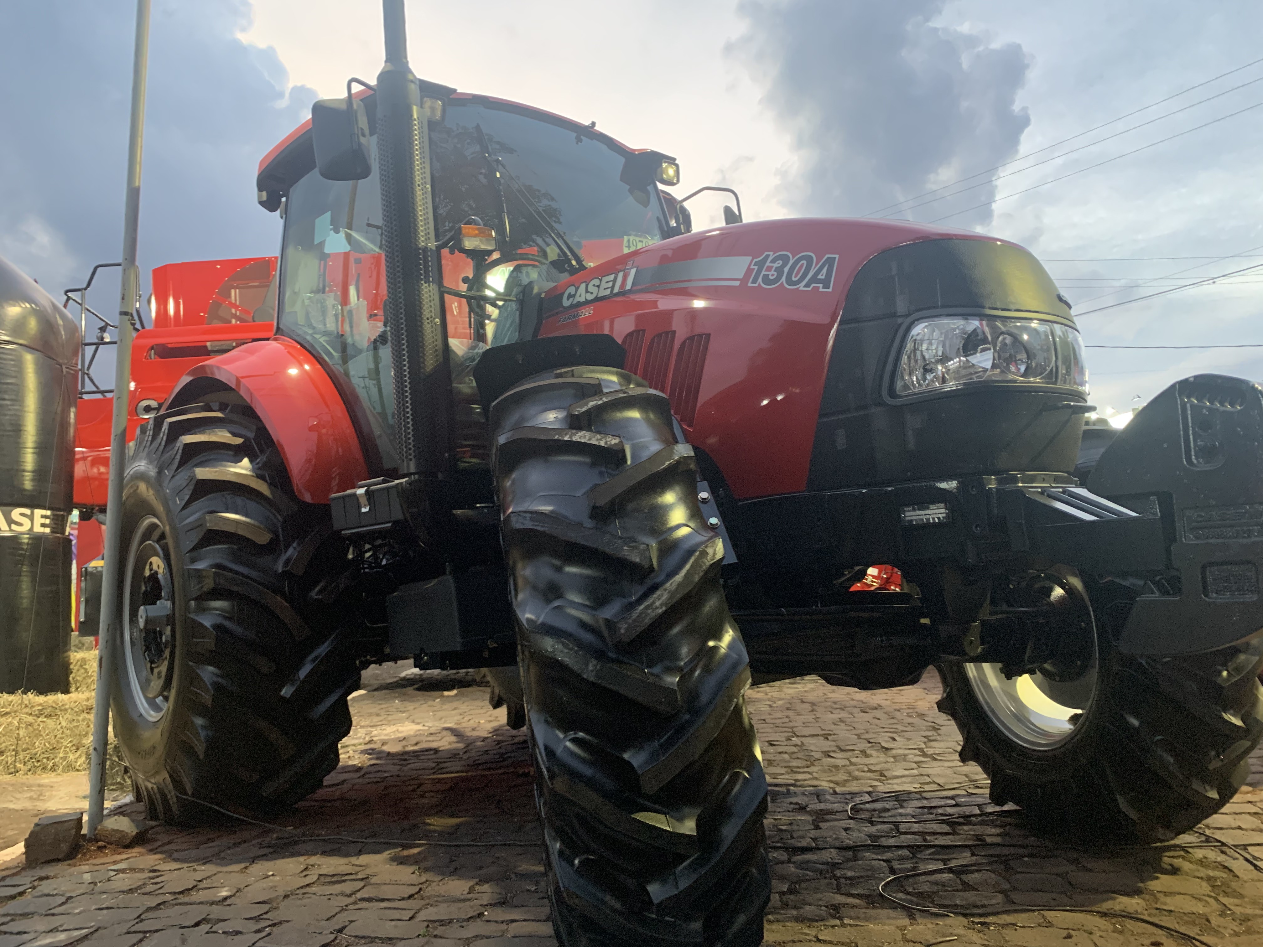 Trator modelo 130A da Case IH.