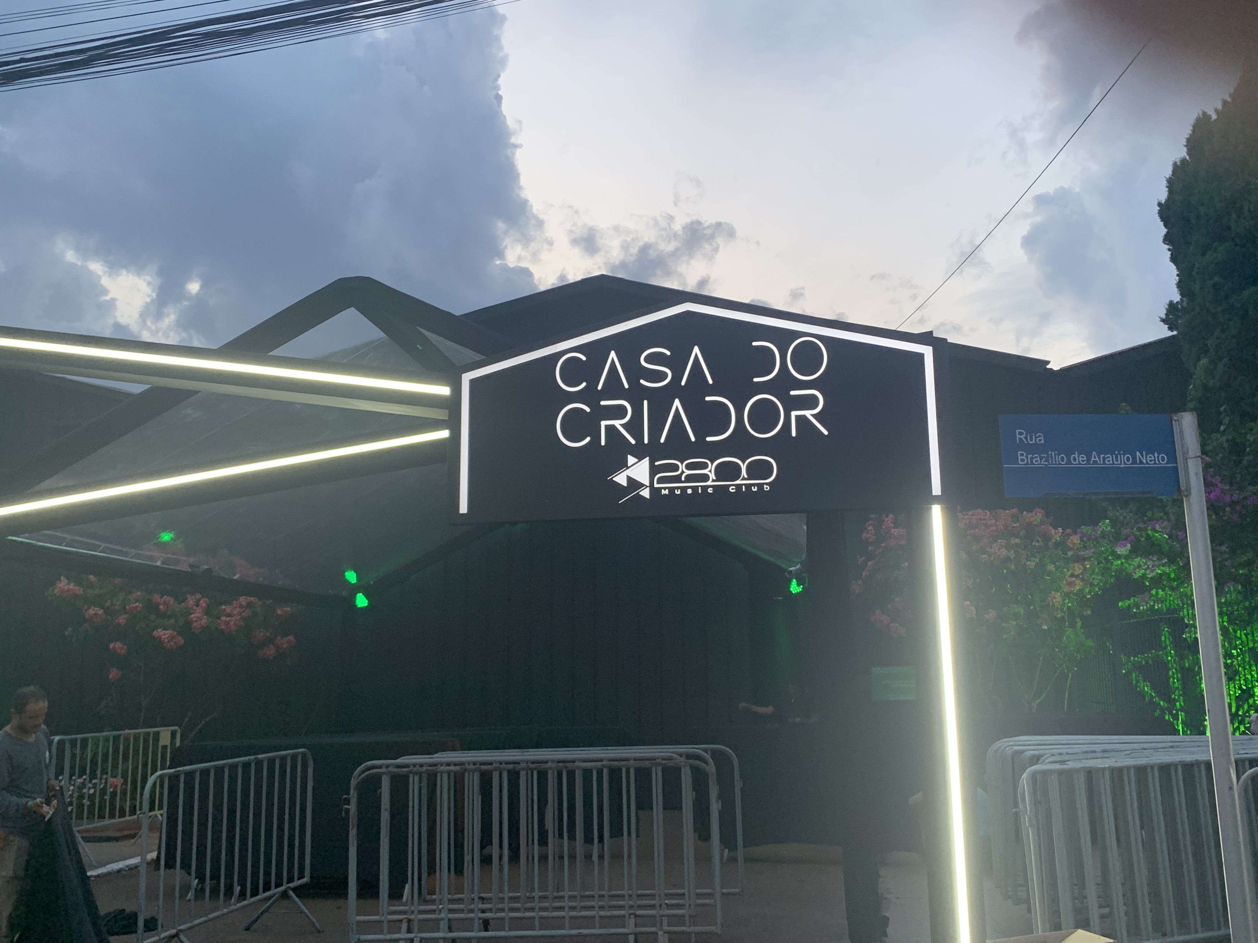 Balada parceria entre Casa do Criador e 2800 dentro da Expo.