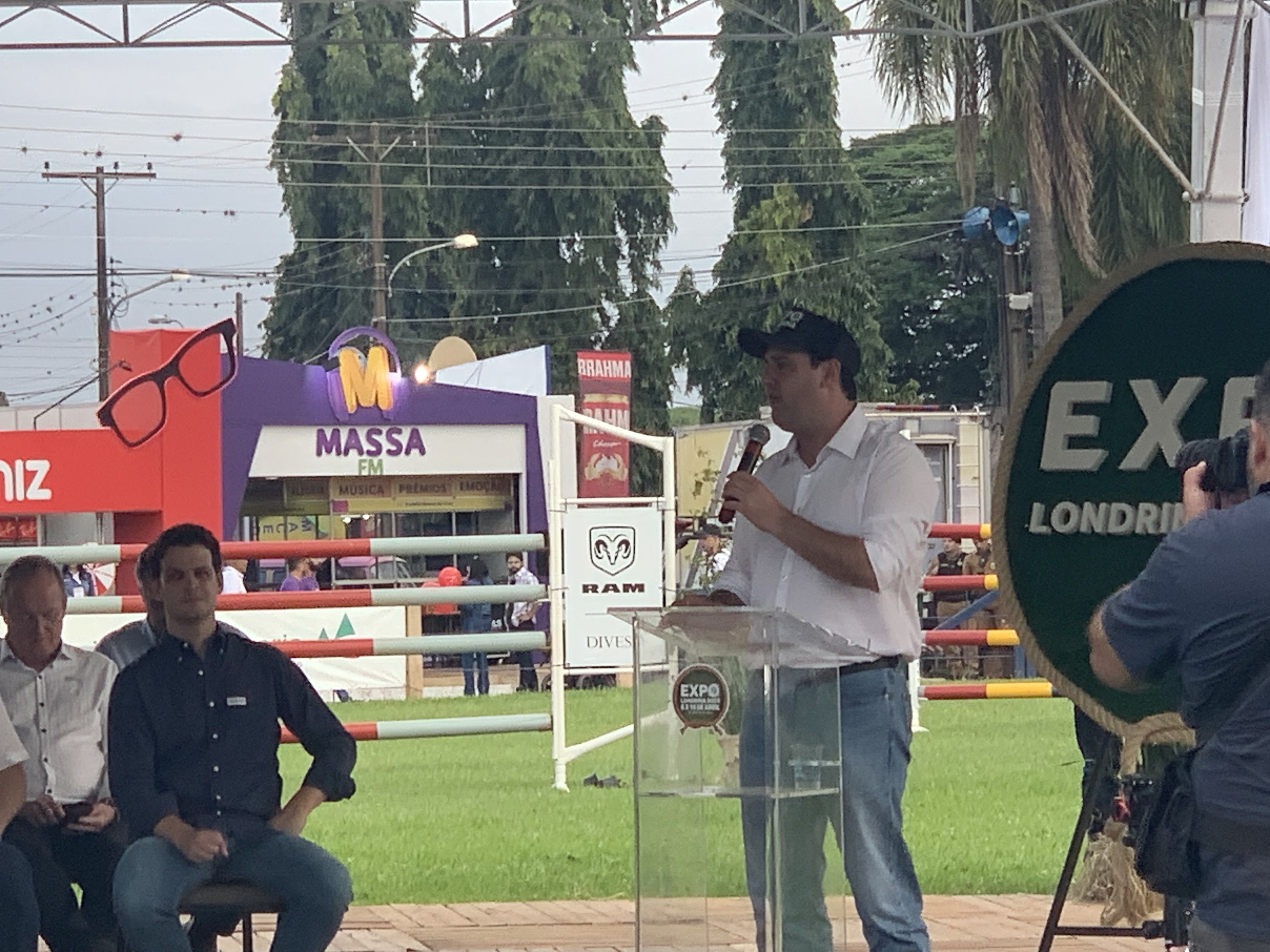 Ratinho Junior discursando na inauguração da Expo 2023.