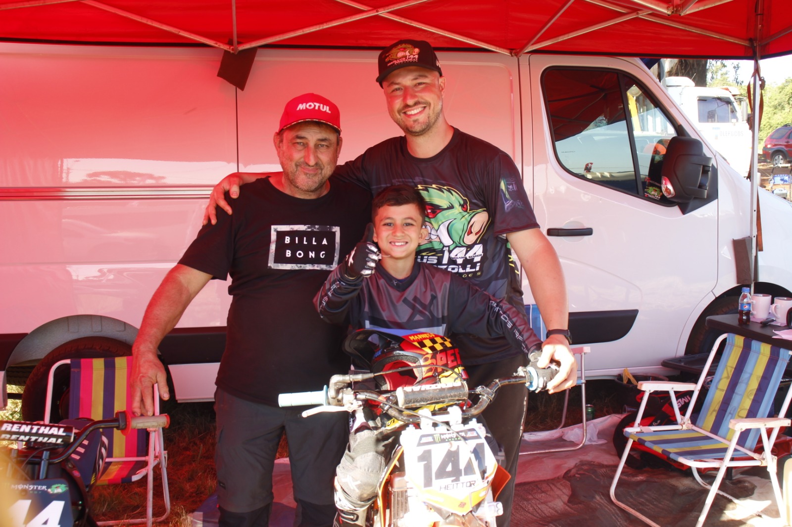 Heitor com o pai Marllus e o avô Paulo