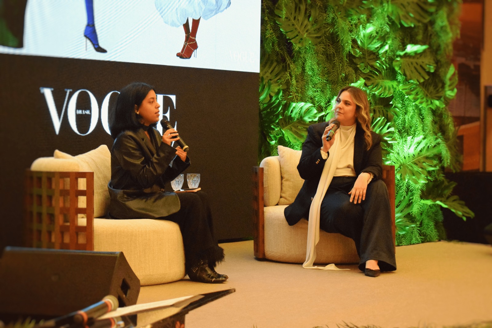 Vivian e Isabela, da Vogue Brasil, compartilham dicas para a definição de identidade pessoal por meio da moda