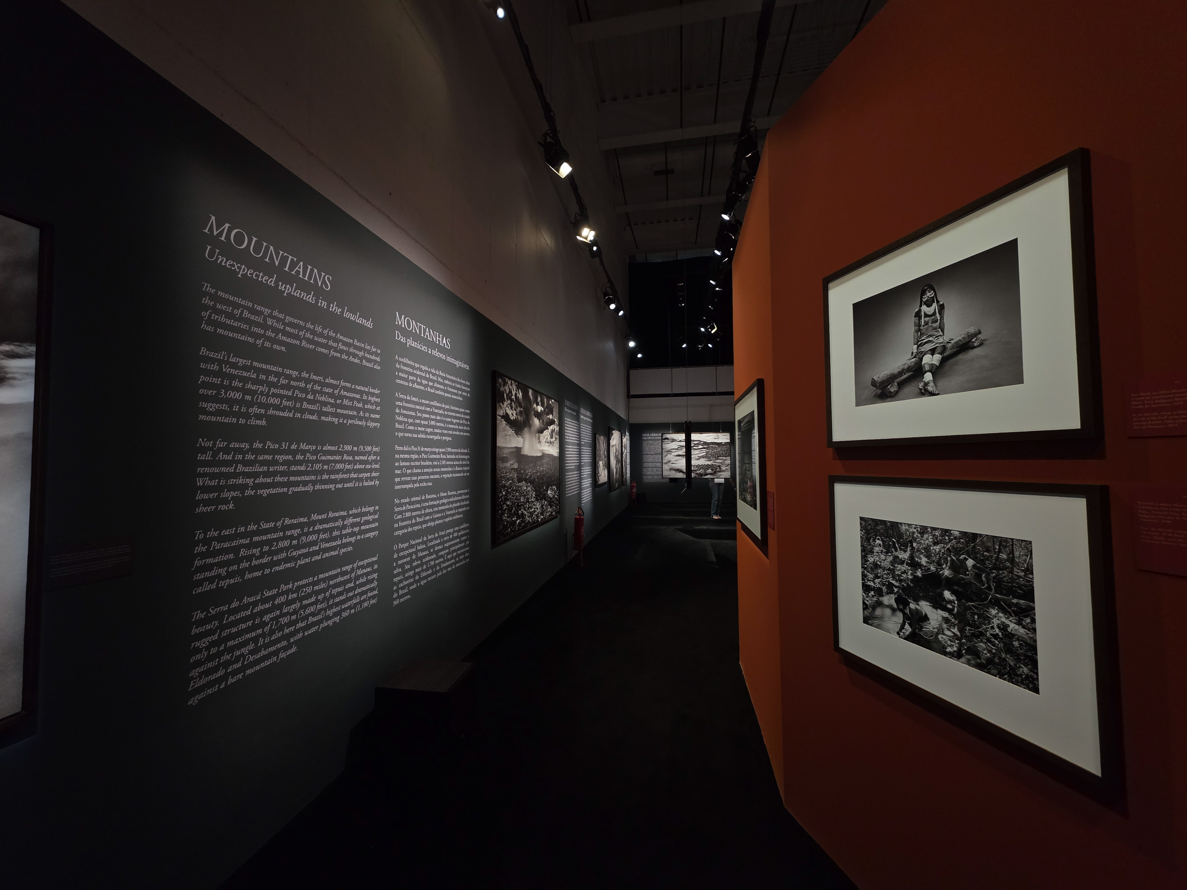 Exposição Amazônia de Sebastião Salgado no Cais das Artes