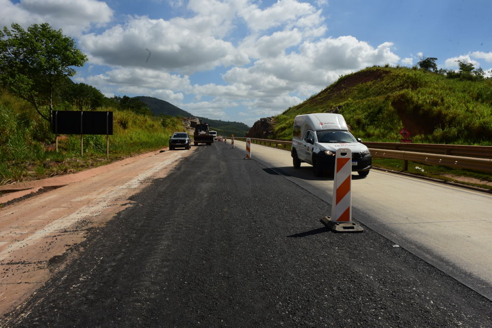 Contorno do Mestre Álvaro passa por obras de reparo nas lajes de concreto
