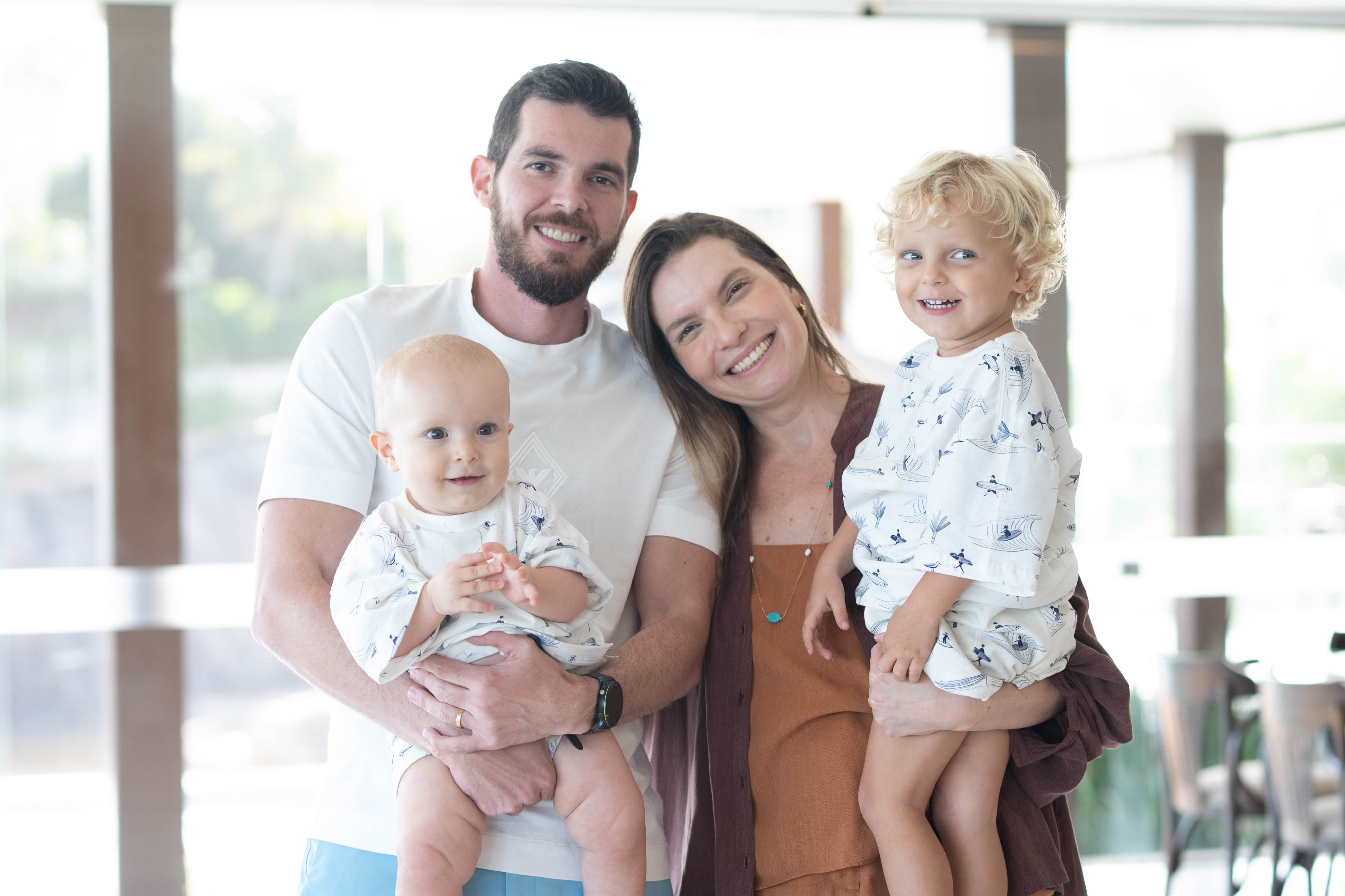 André Chieppe e Livia Dorsch com os filhos Guilherme e Nicolas