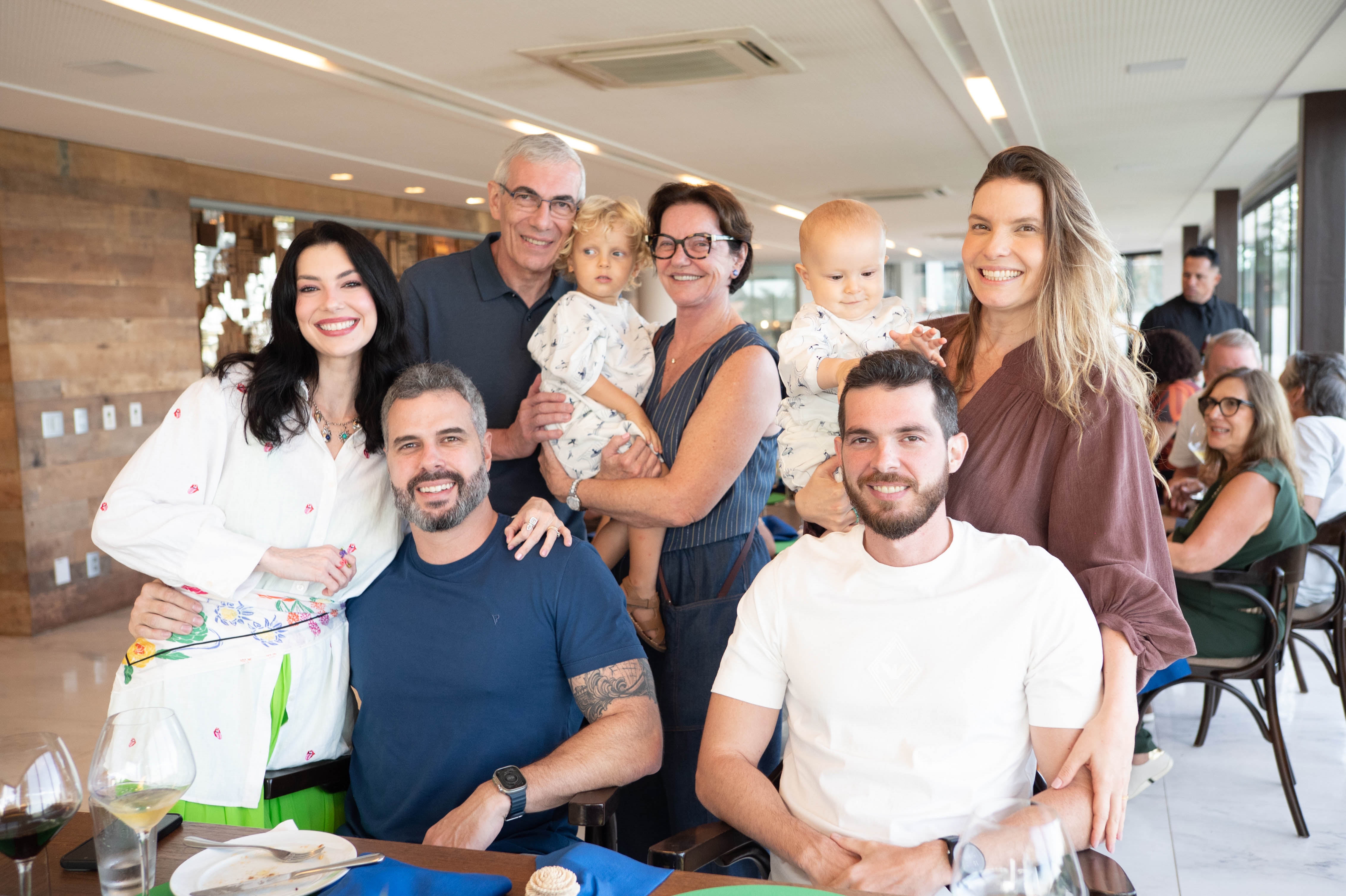 Anna Chieppe, Leandro Coser, Décio e Eulália Chieppe com os netos Nicolas e Guilherme, André Chieppe e Livia Dorsch