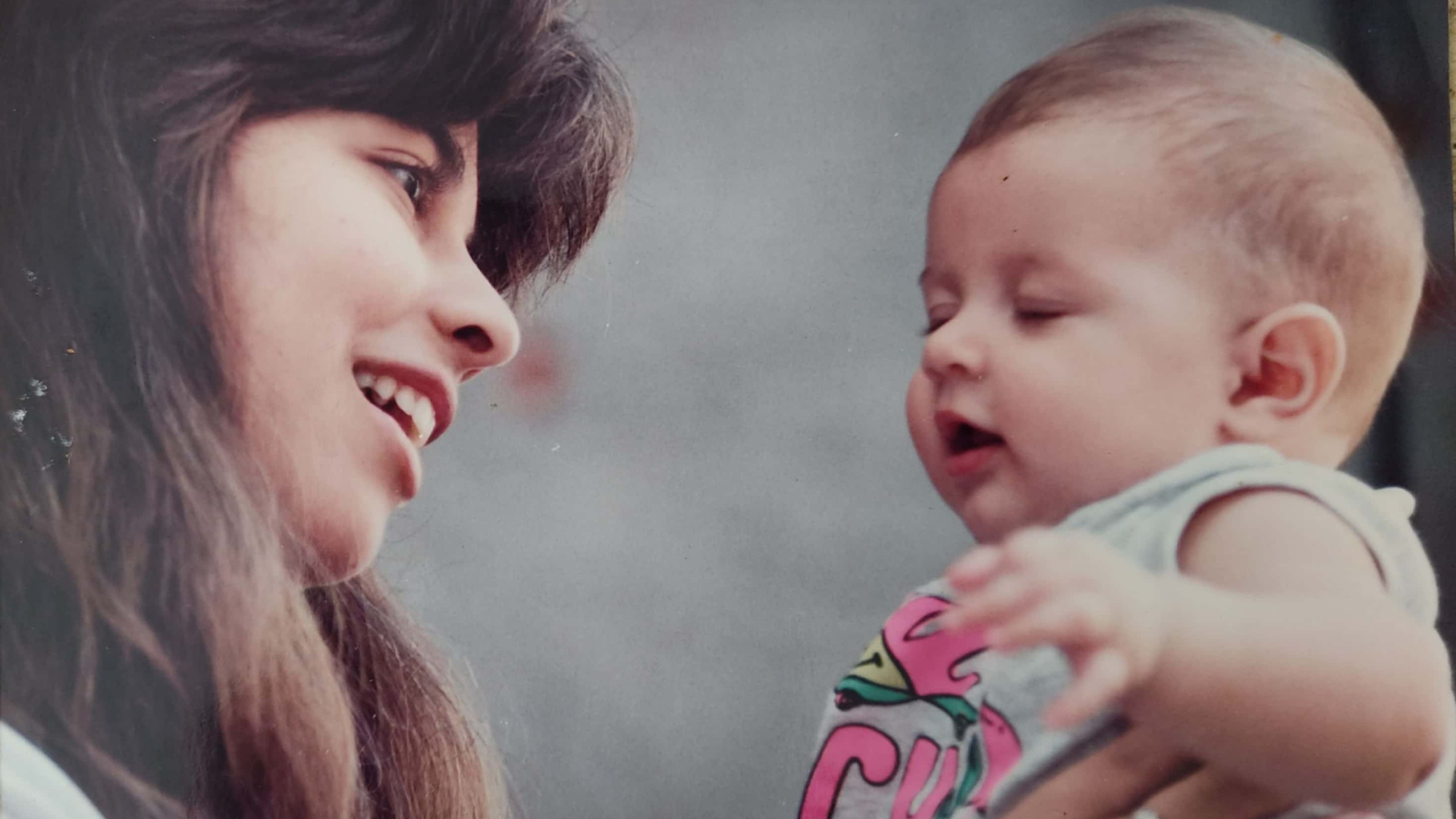 Herica Godoy e seu filho, Chay Suede, ainda na infância
