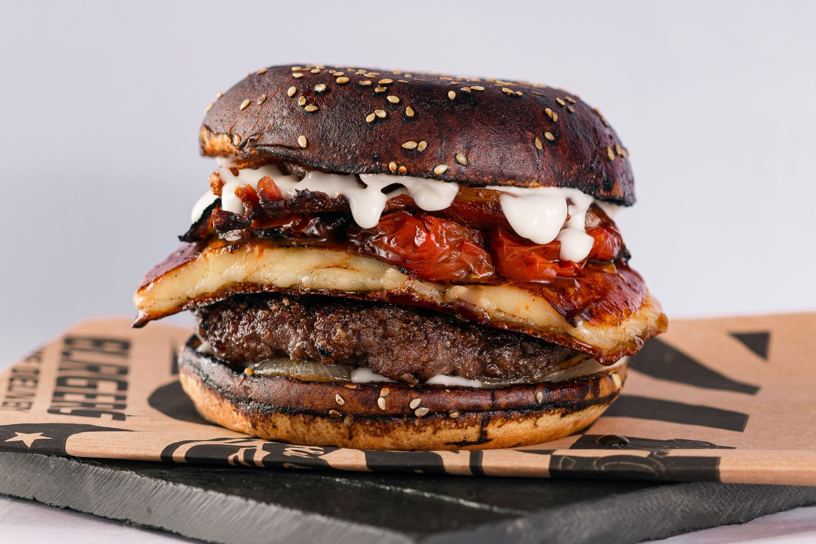 Hambúrguer da hamburgueria Vila Gourmet, em Colatina, que participa do Circuito Burger 2026