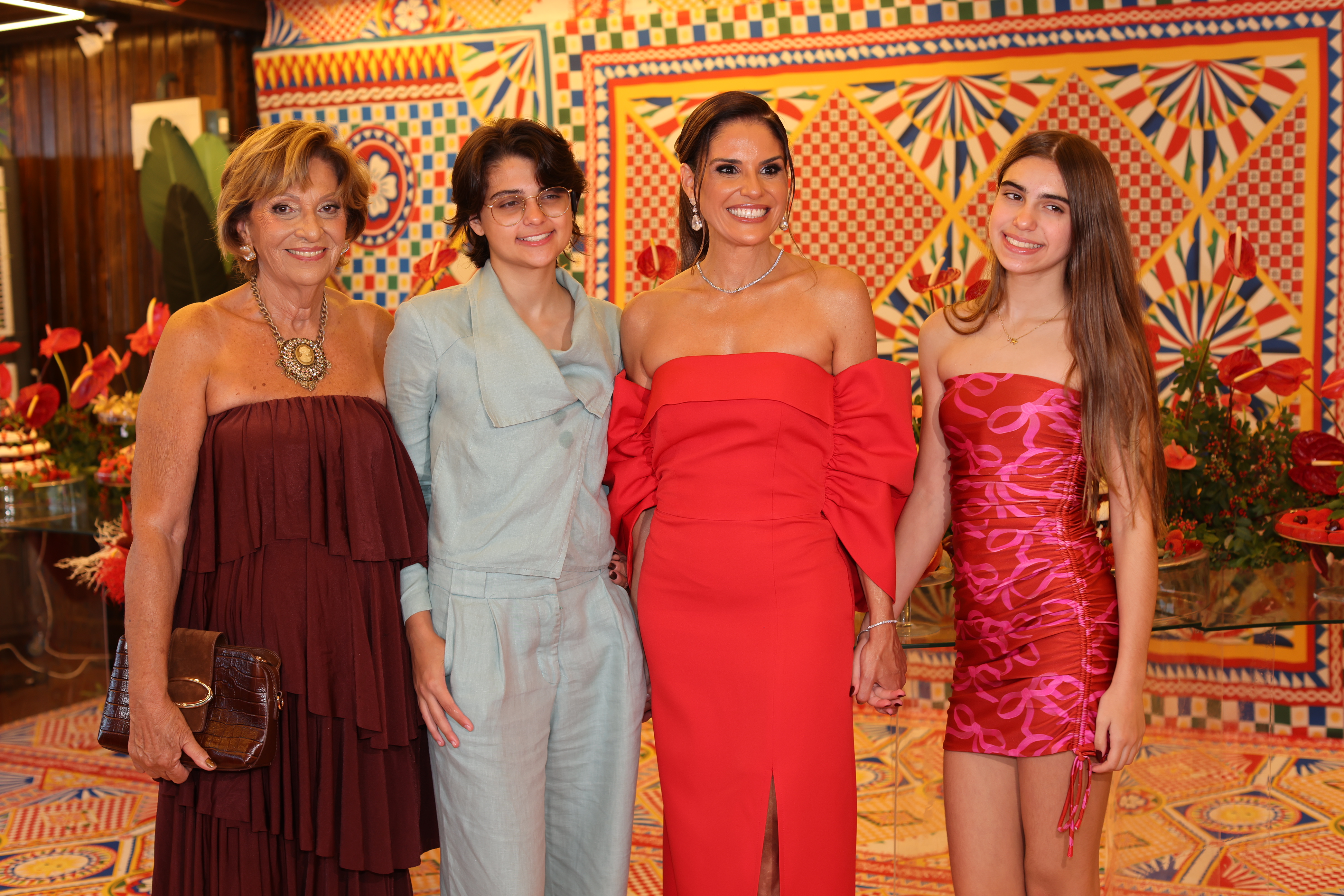 Camila Resende, a mãe Gracinha e as filhas