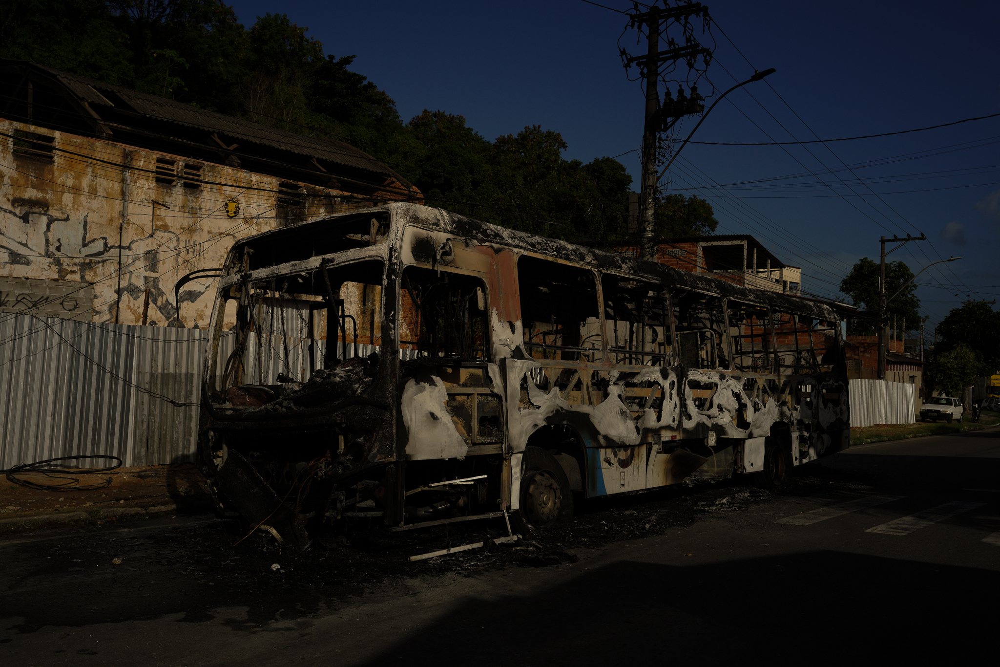 Ônibus incendiado no bairro Cobi de Cima, em Vila Velha