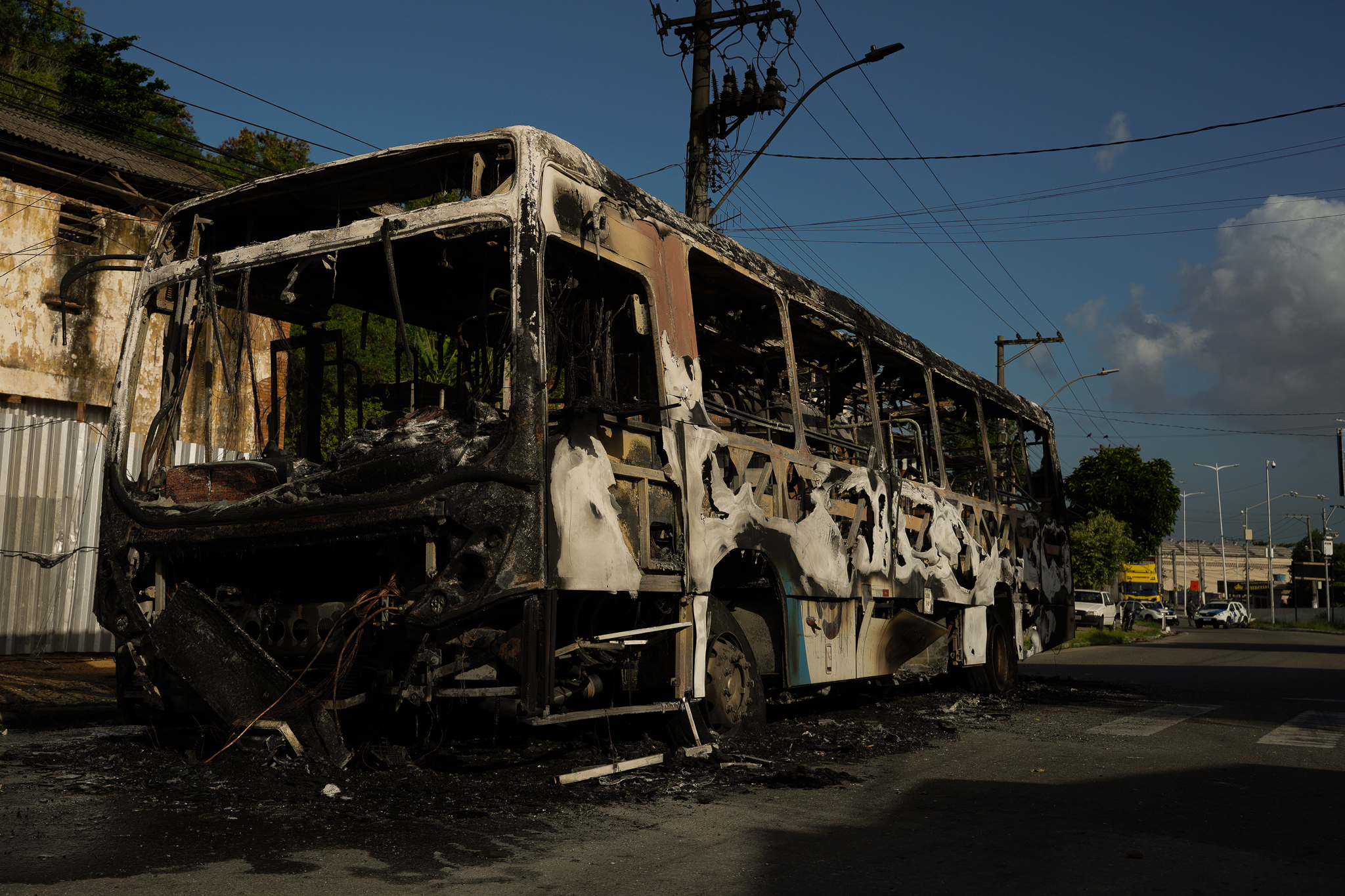Ônibus incendiado no bairro Cobi de Cima, em Vila Velha
