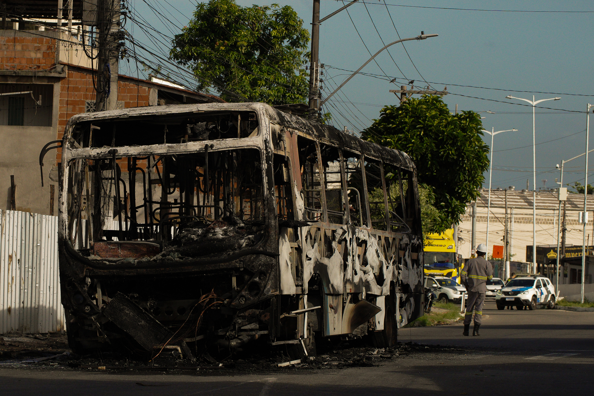 Ônibus incendiado no bairro Cobi de Cima, em Vila Velha