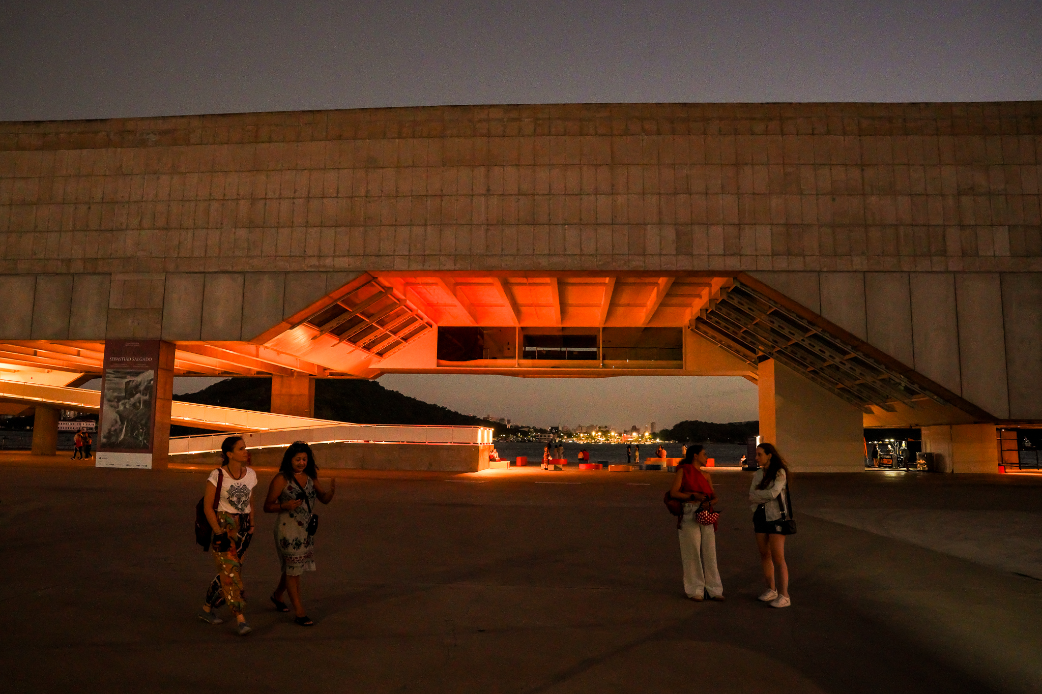 Entardecer no Cais das Artes