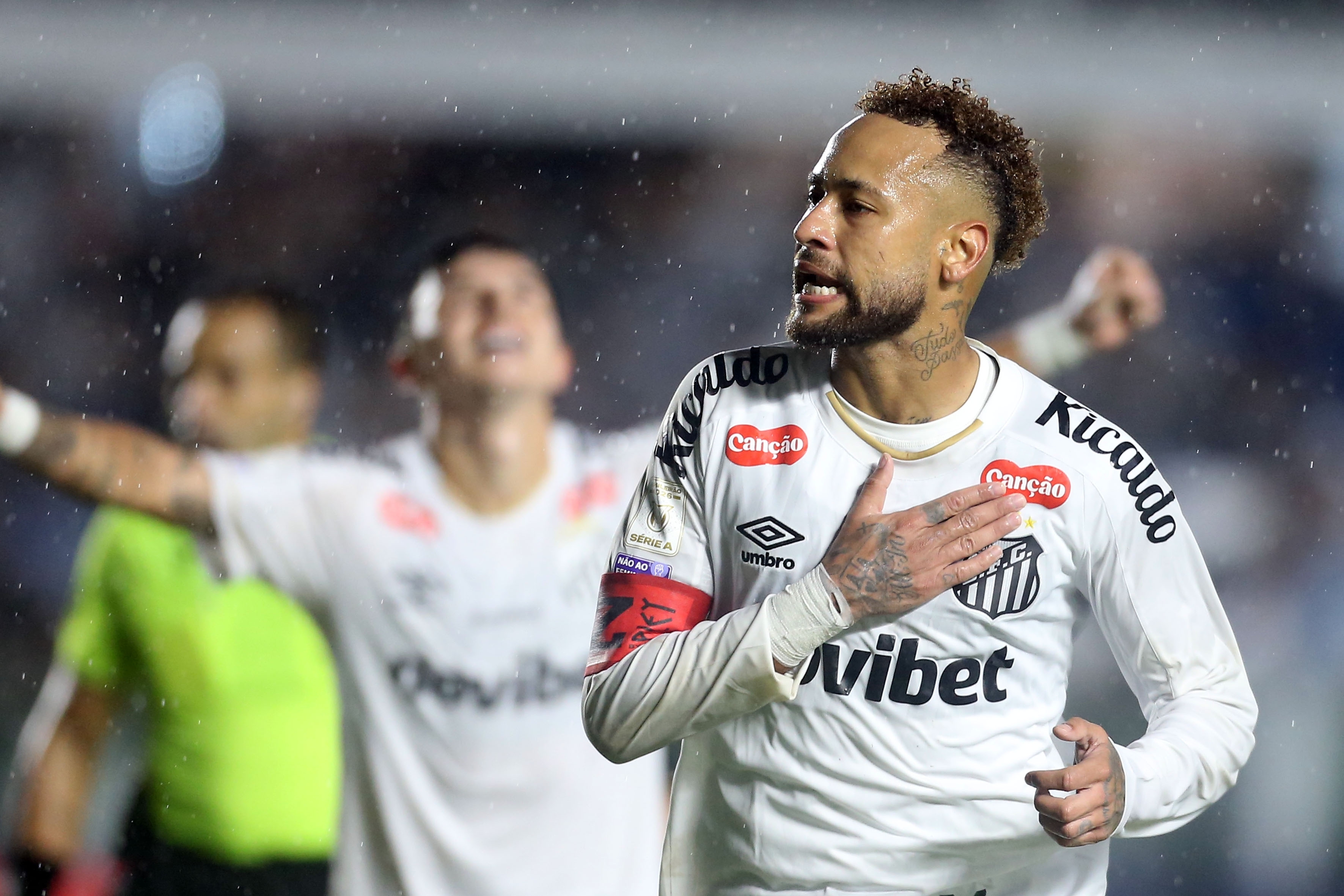 Neymar foi decisivo na vitória sobre o Bragantino por 2 a 0, pelo Brasileirão