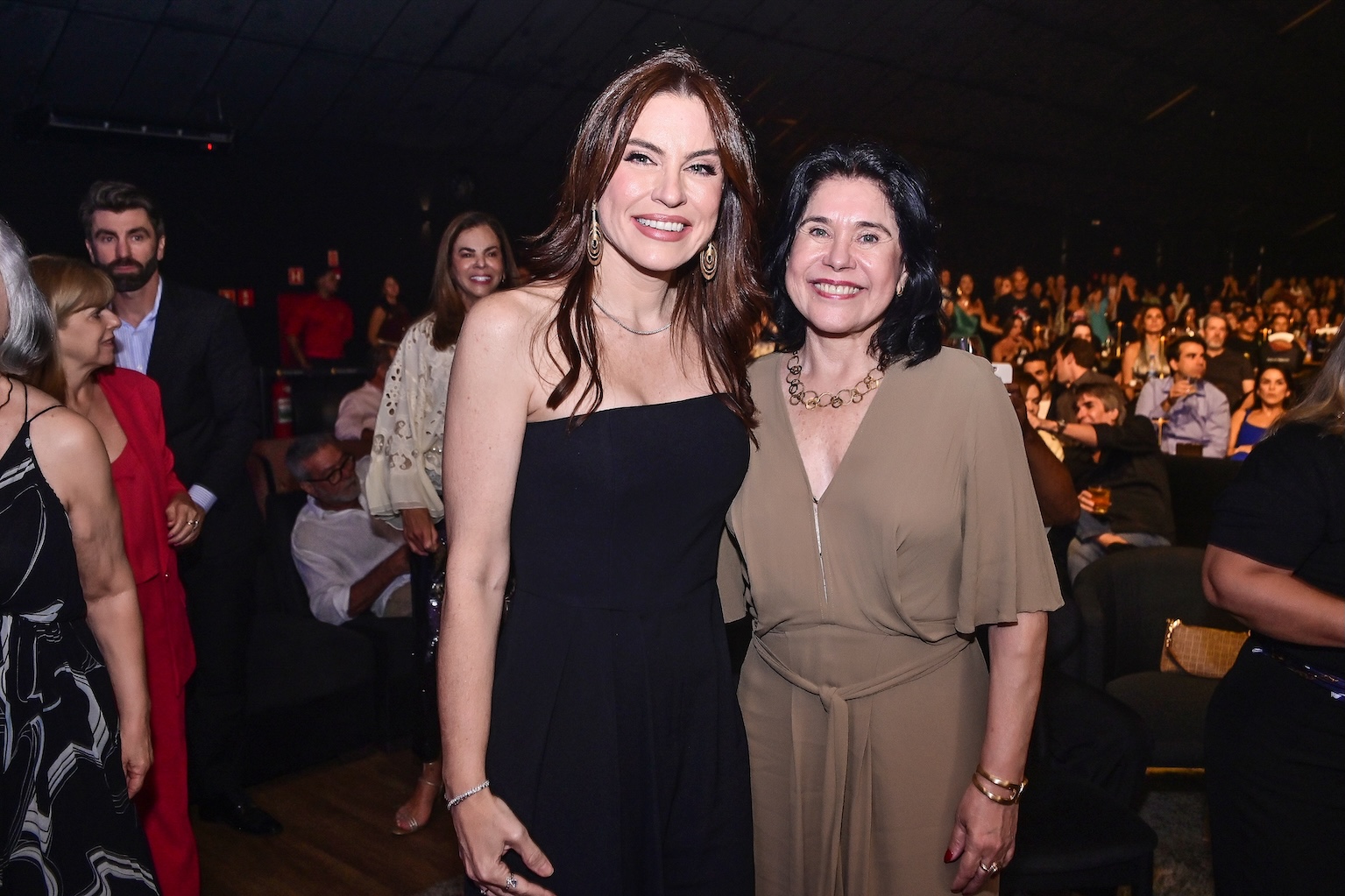 Débora Veronez e Rita Tristão