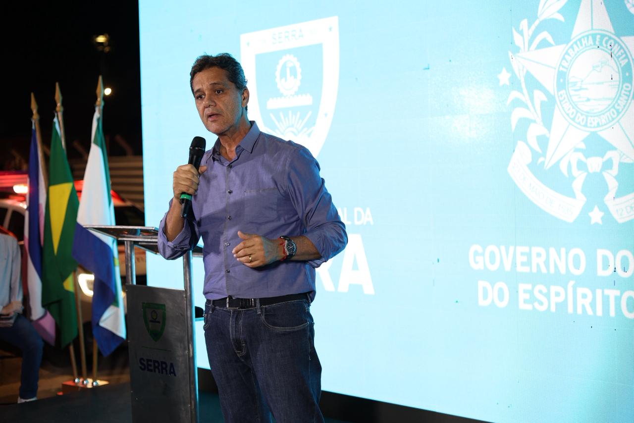 Ricardo Ferraço durante discurso em Vila Nova de Colares, Serra