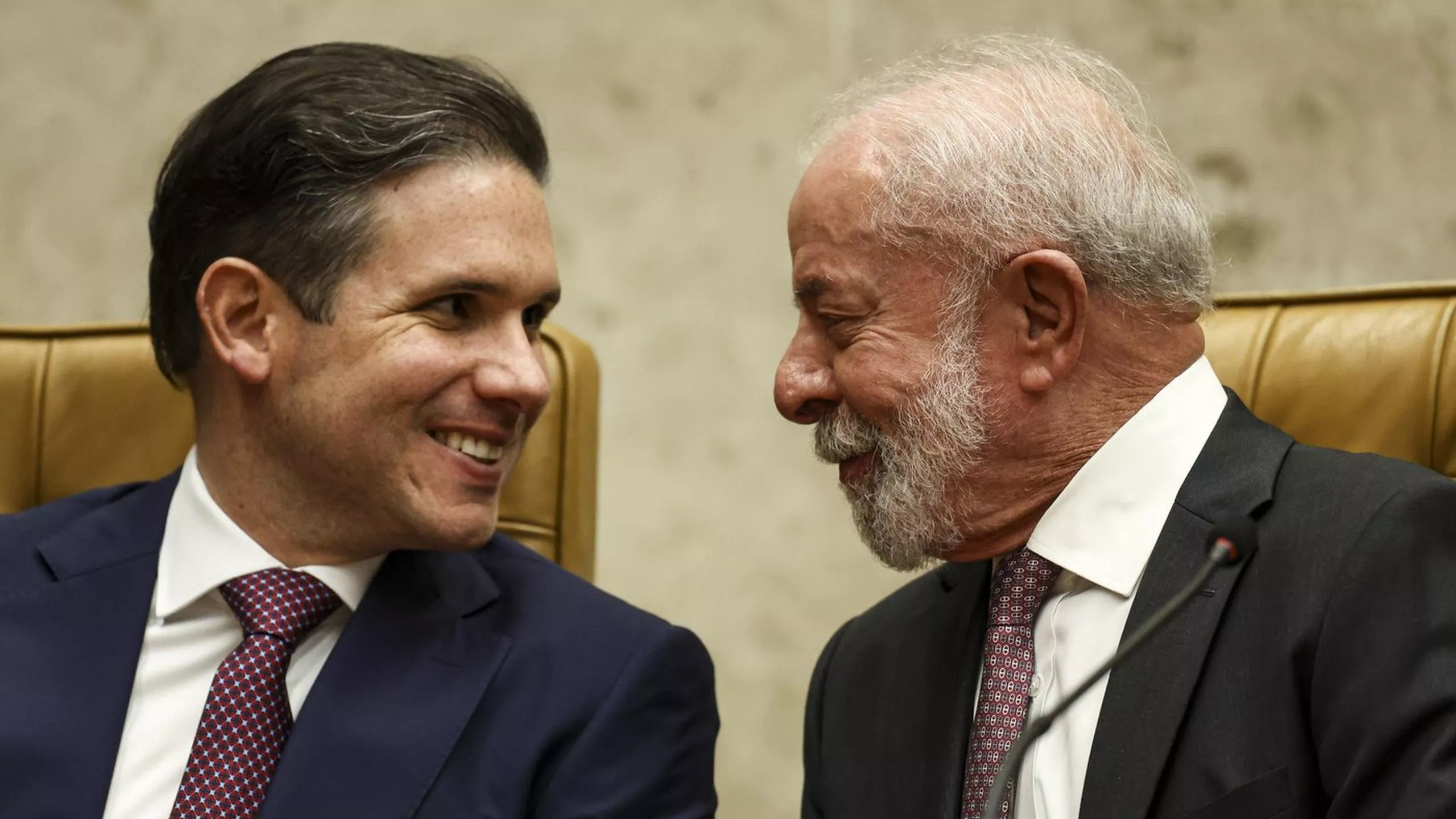 Hugo Motta, presidente da Câmara dos Deputados, e Lula, presidente da República