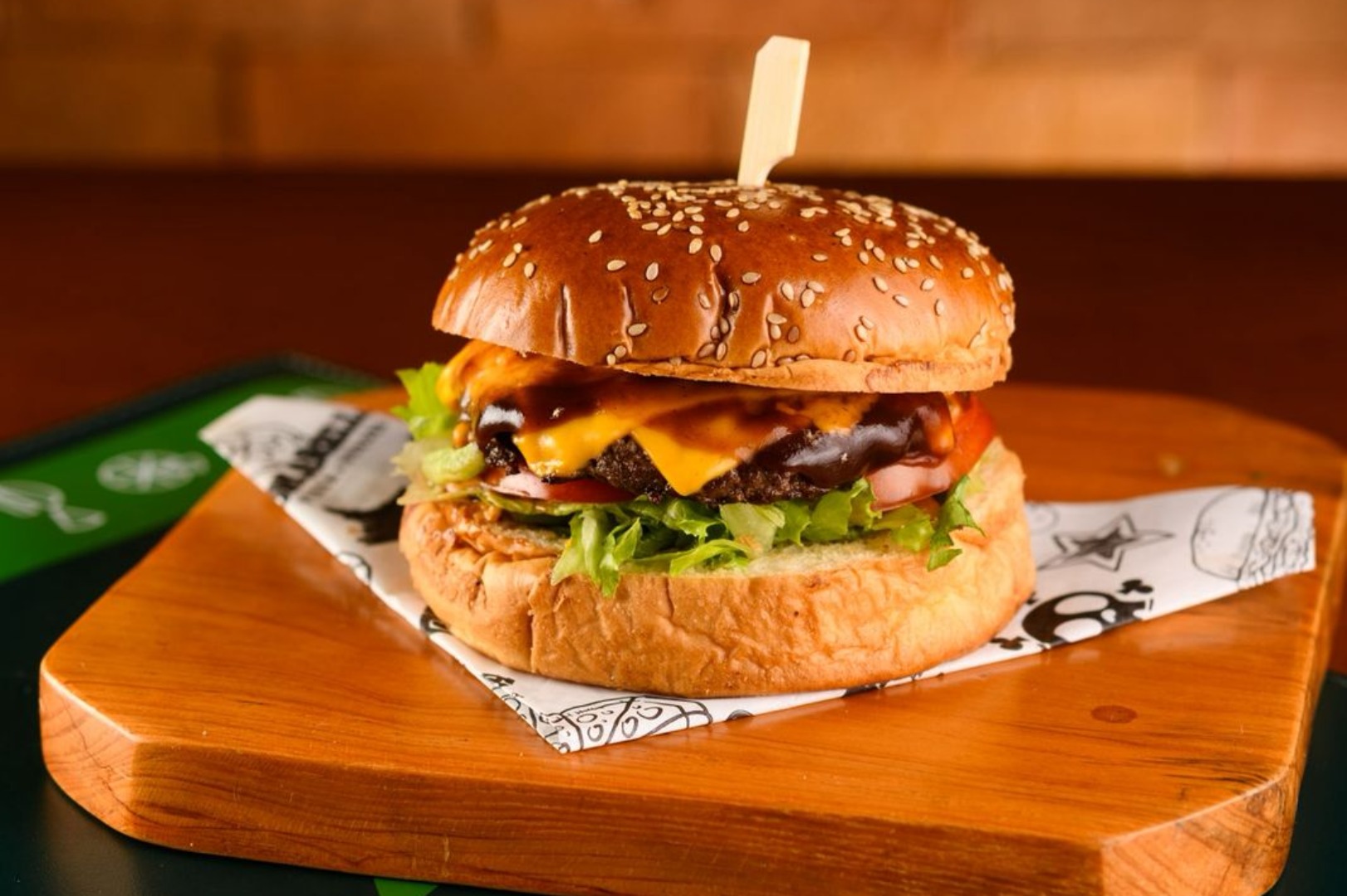 Cheddar Burger da hamburgueria Comarella