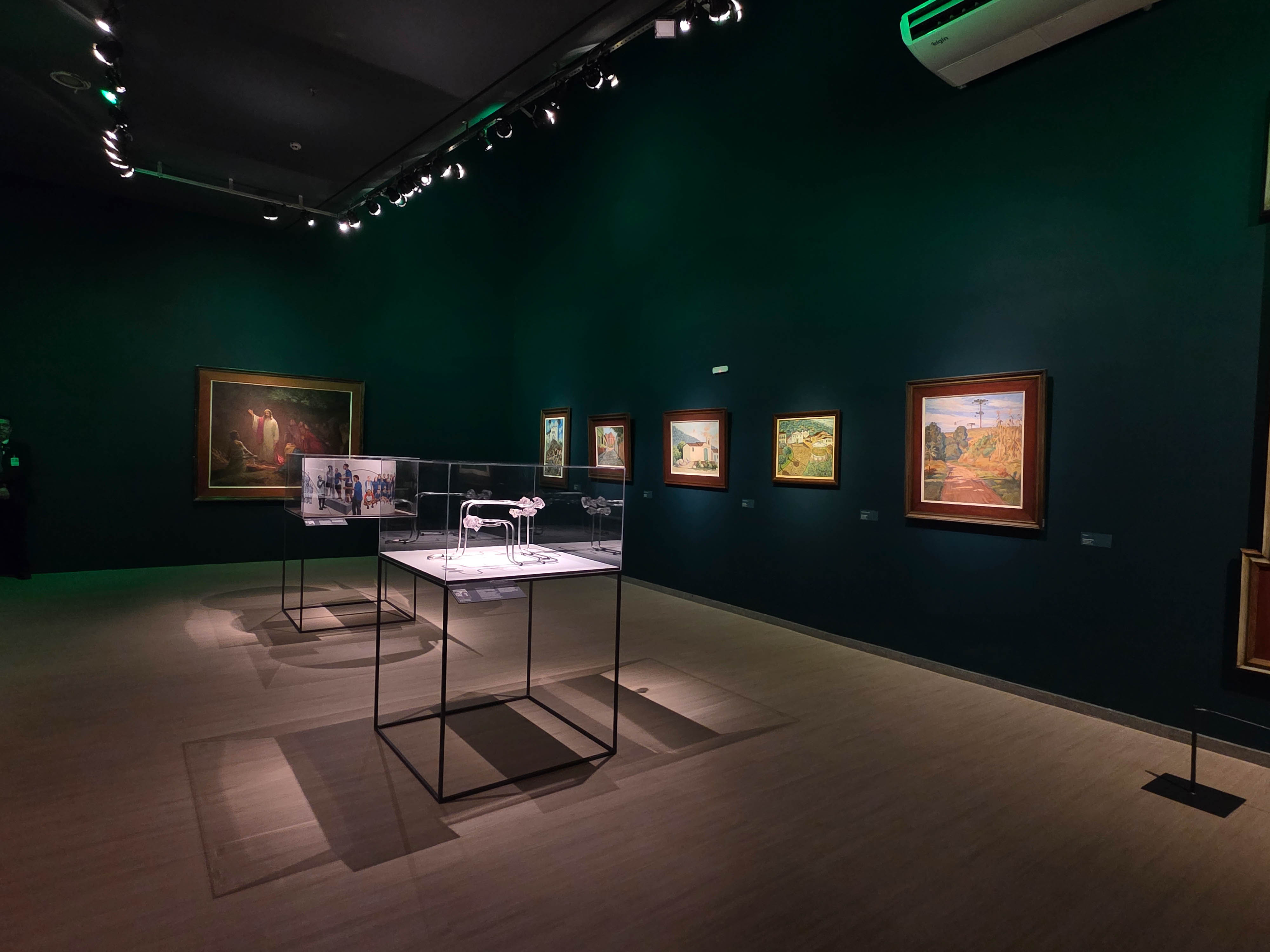 Exposição ‘190 Caminhos da Cidadania’