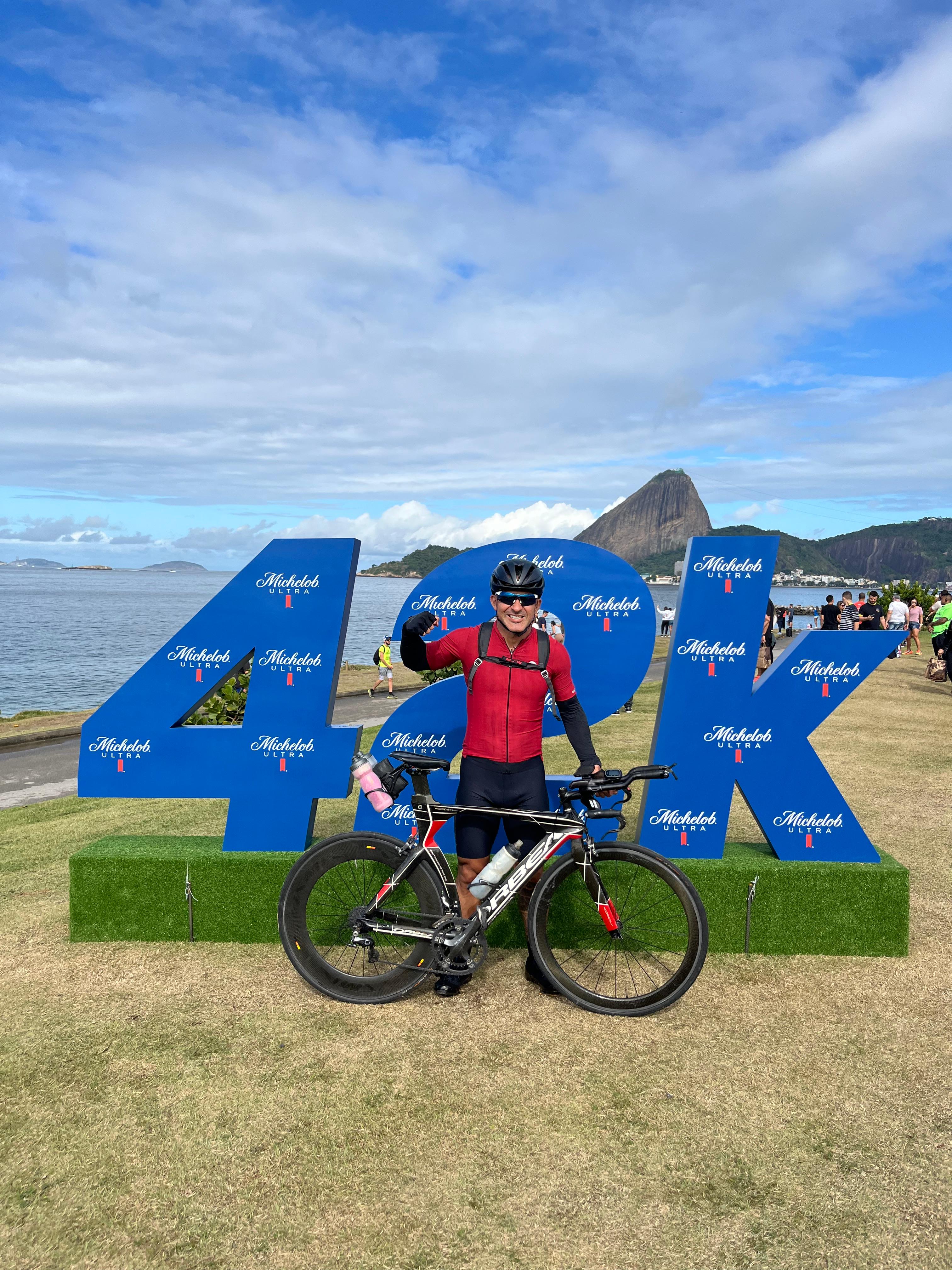 Tiago Emerich viaja para o Rio de Janeiro de bicicleta para correr 42 quilômetros na Maratona do Rio
