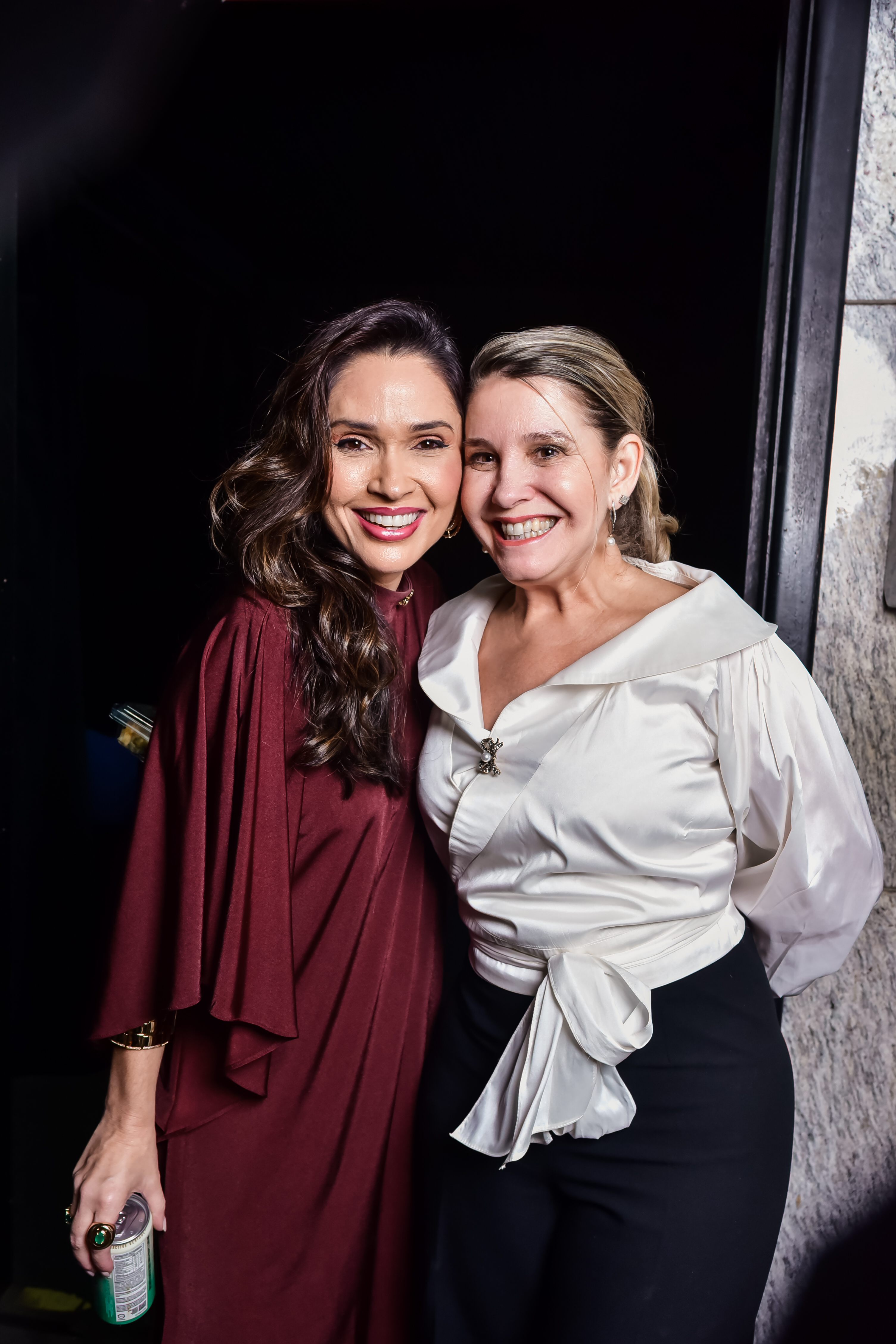 Elayne Borel e Marlei Bonella no encontro de maio da Rede Mulheres de Negócios, na noite de quinta-feira