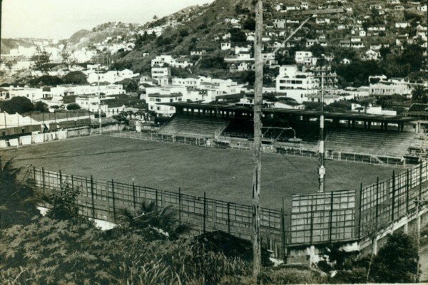 O Estádio Governador Bley tinha capacidade para 15 mil pessoas