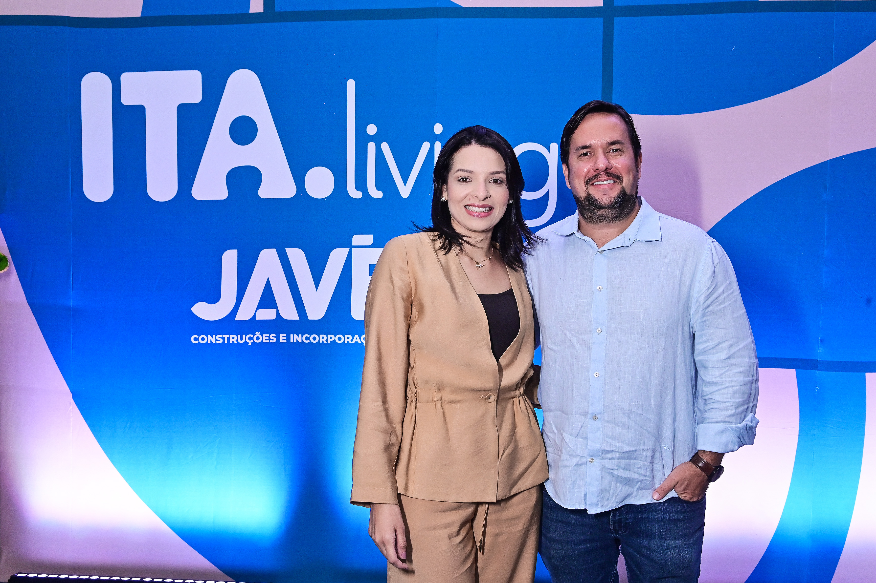 Natália Farias, diretora comercial da Javé, e Diego Freire