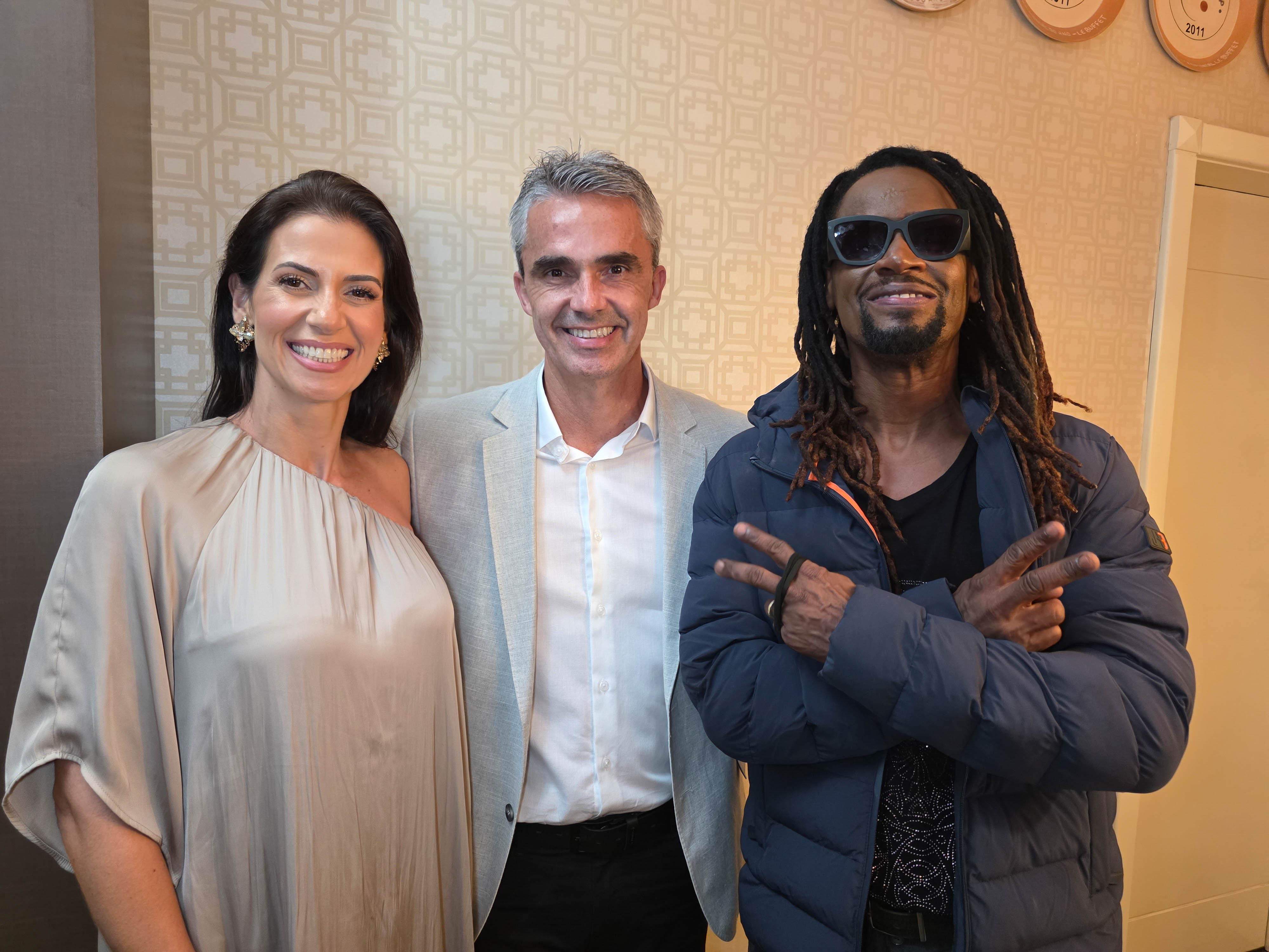 Talita e Bruno Passoni com Toni Garrido
