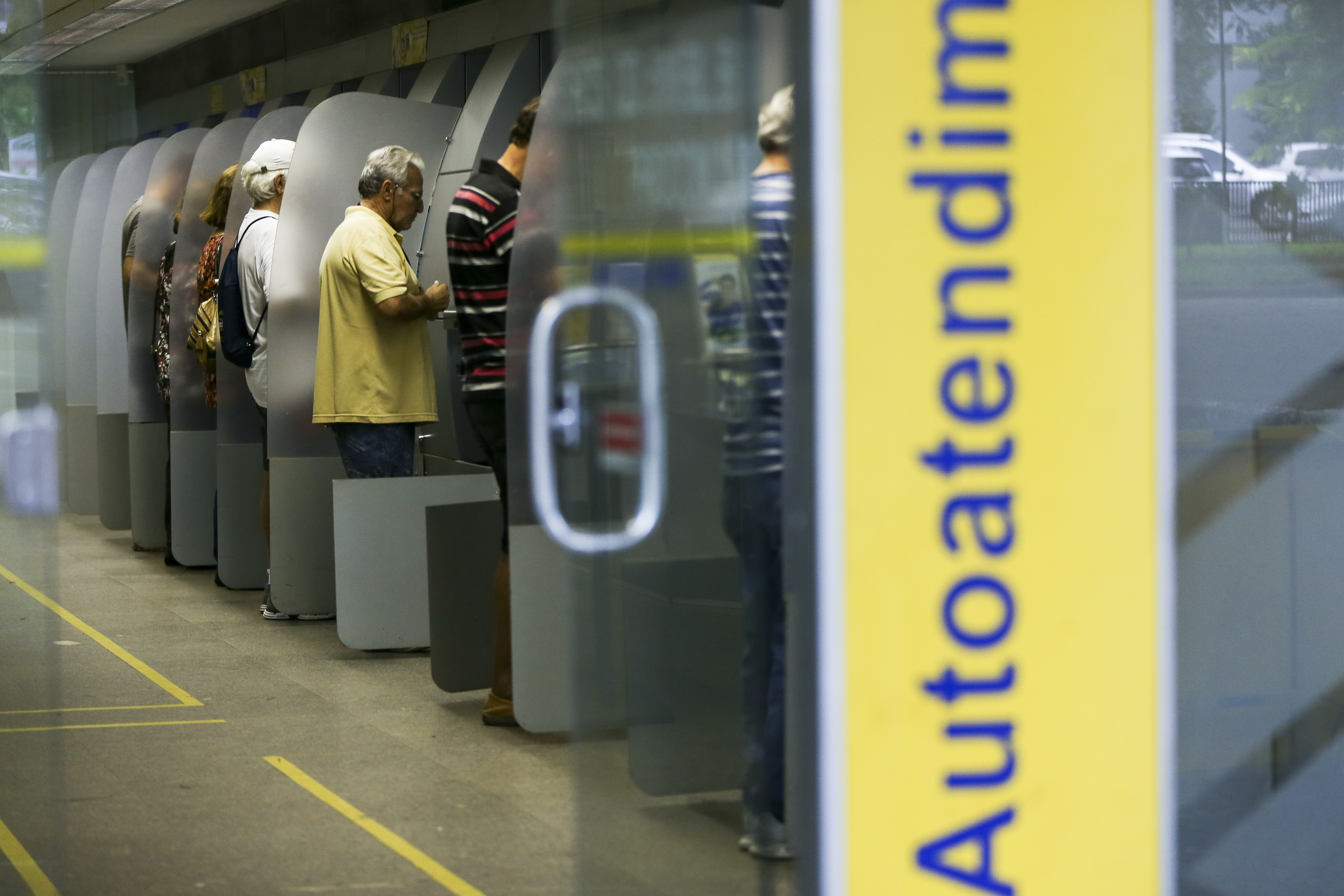 Agência bancária, banco, caixa eletrônico