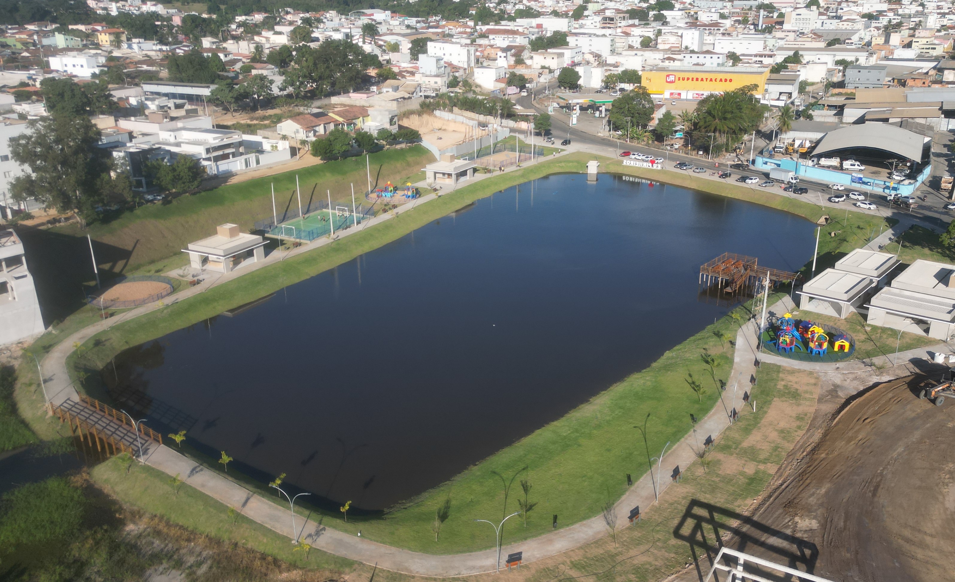 O Balneário Municipal tem área total de 30 mil metros quadrados