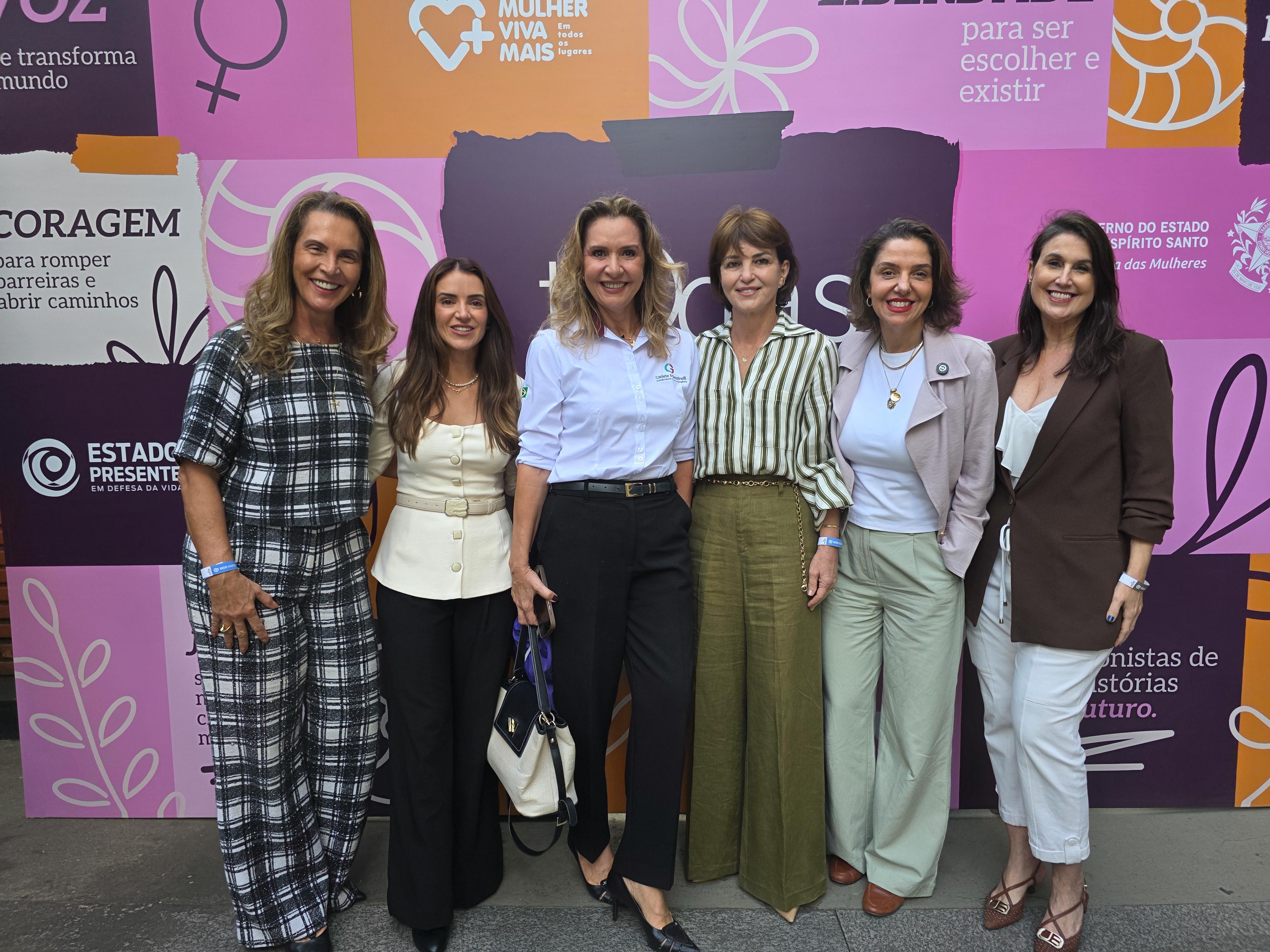Denise Gazzinelli, Alline Zanoni, Evany Gazzinelli, Solange Lube, Mariana Perini e Renata Rasseli