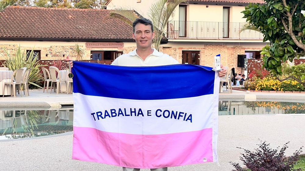 Leonardo Altoé representou a marca do azeite capixaba que levou o prêmio na Itália