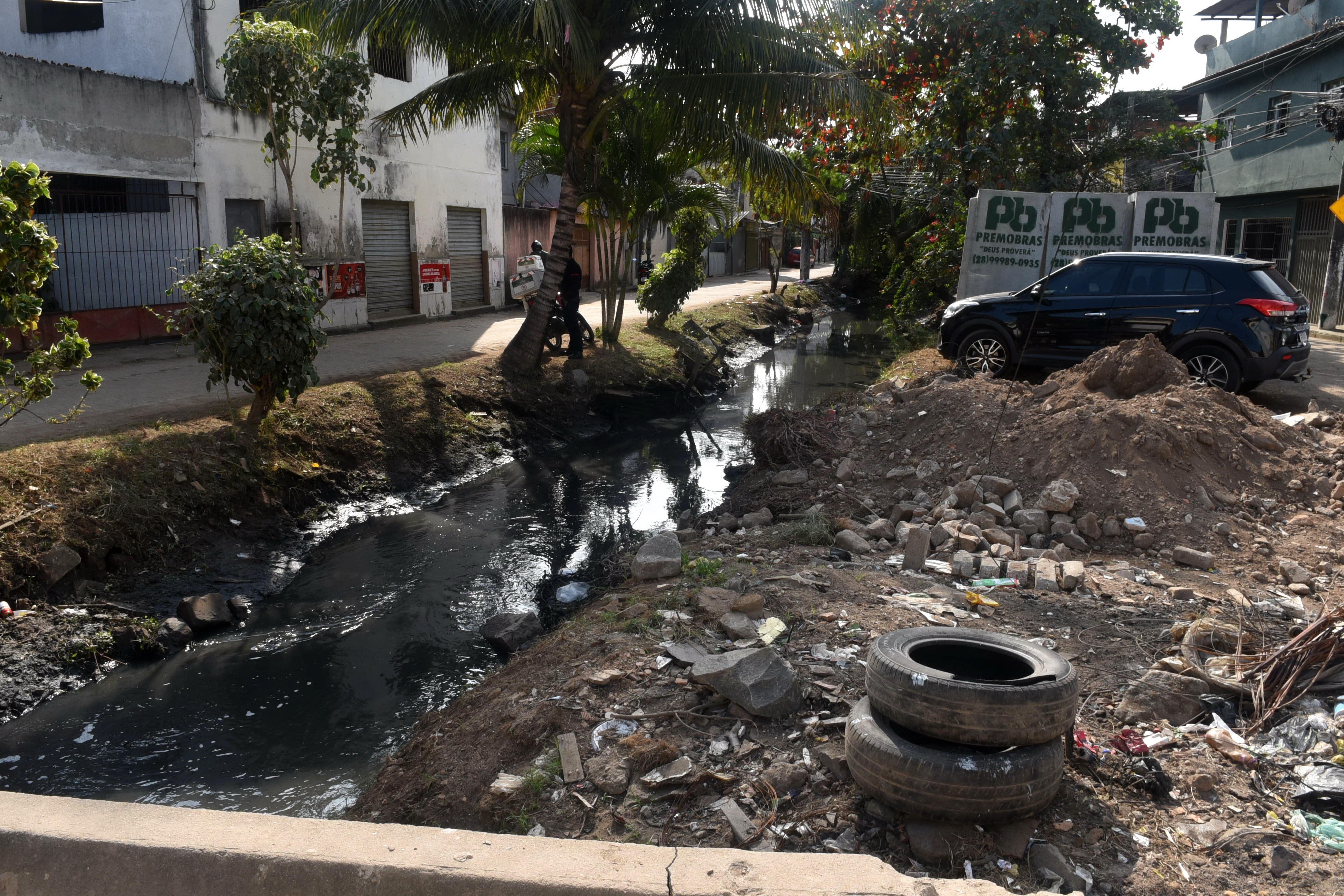Obras de tamponamento no bairro Aribiri, Vila Velha