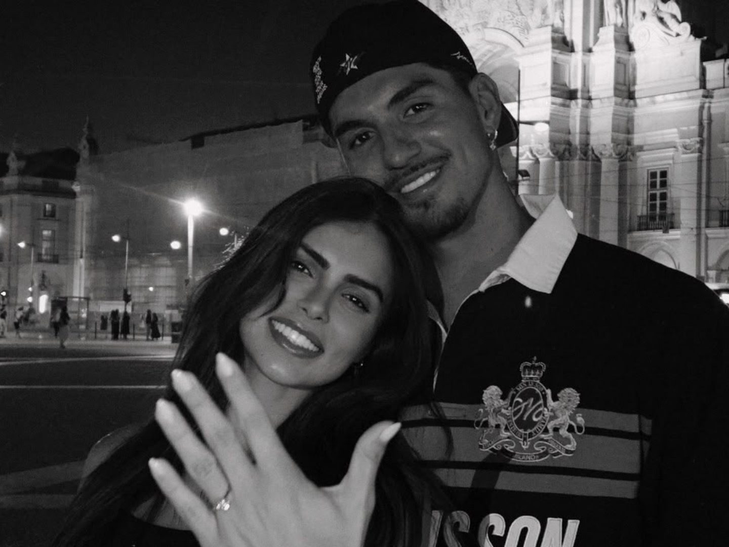 Gabriel Medina fica noivo de Isabella Arantes e posta vídeo com momento do pedido