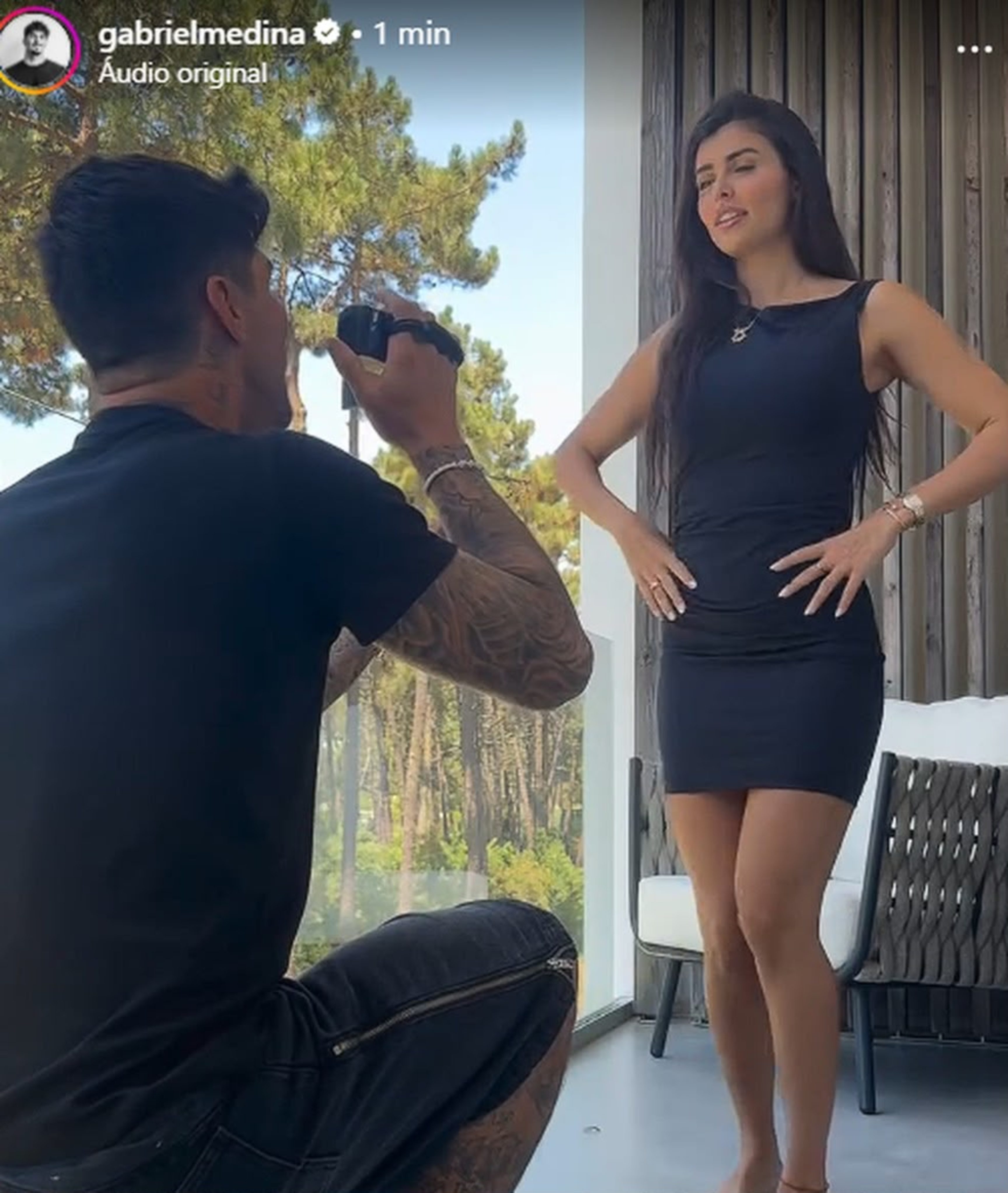 Gabriel Medina fica noivo de Isabella Arantes e posta vídeo com momento do pedido