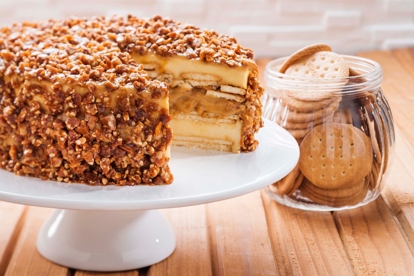 Torta de biscoito com doce de leite