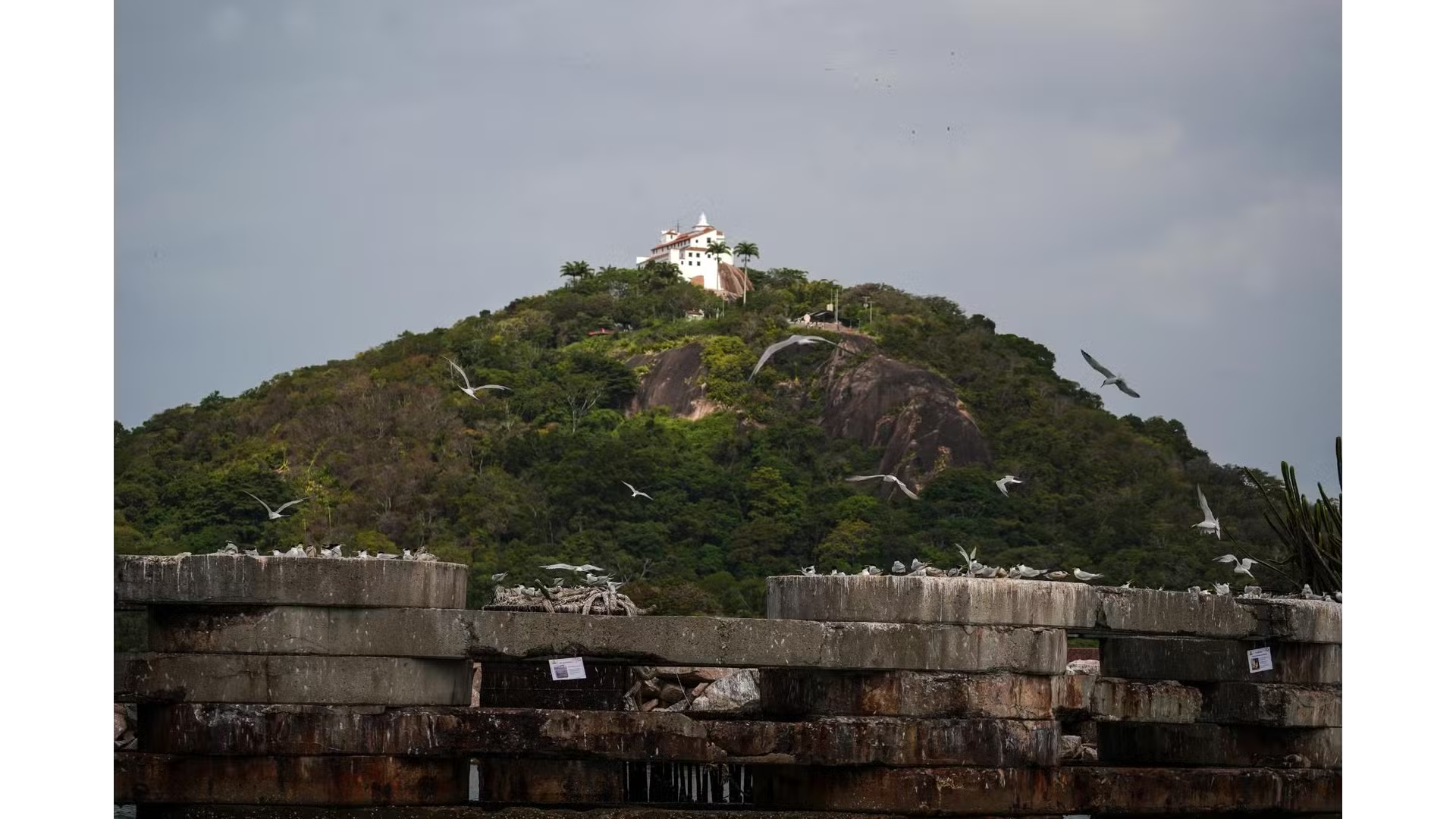 Convento da Penha fica na direção da Terceira Ponte