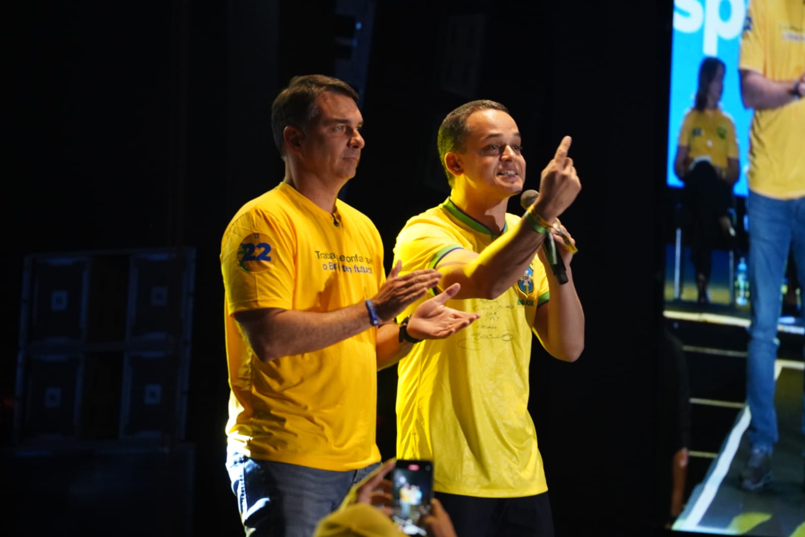 Flávio Bolsonaro e Lorenzo Pazolini em encontro do PL no Espaço Patrick Ribeiro