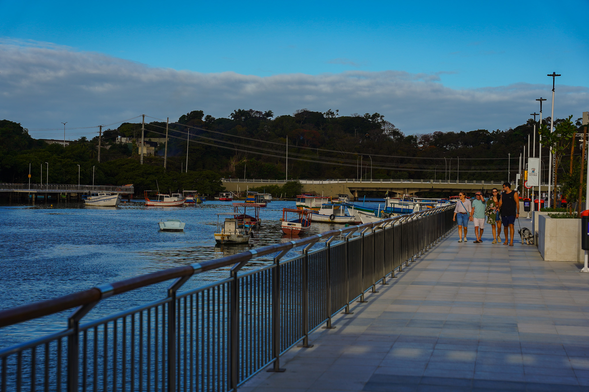Parte da nova orla do Canal de Camburi, na Praia do Canto, foi inaugurada