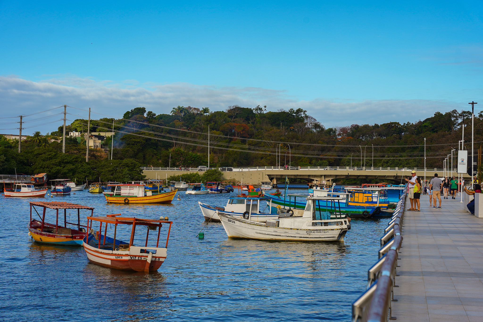 Parte da nova orla do Canal de Camburi, na Praia do Canto, foi inaugurada
