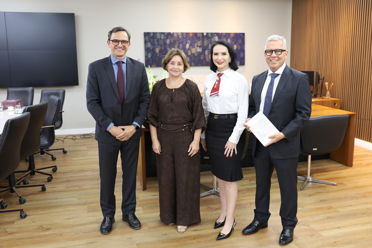 Thiago Santos, Janete Vargas Simões, Ana Paula França e André Hees