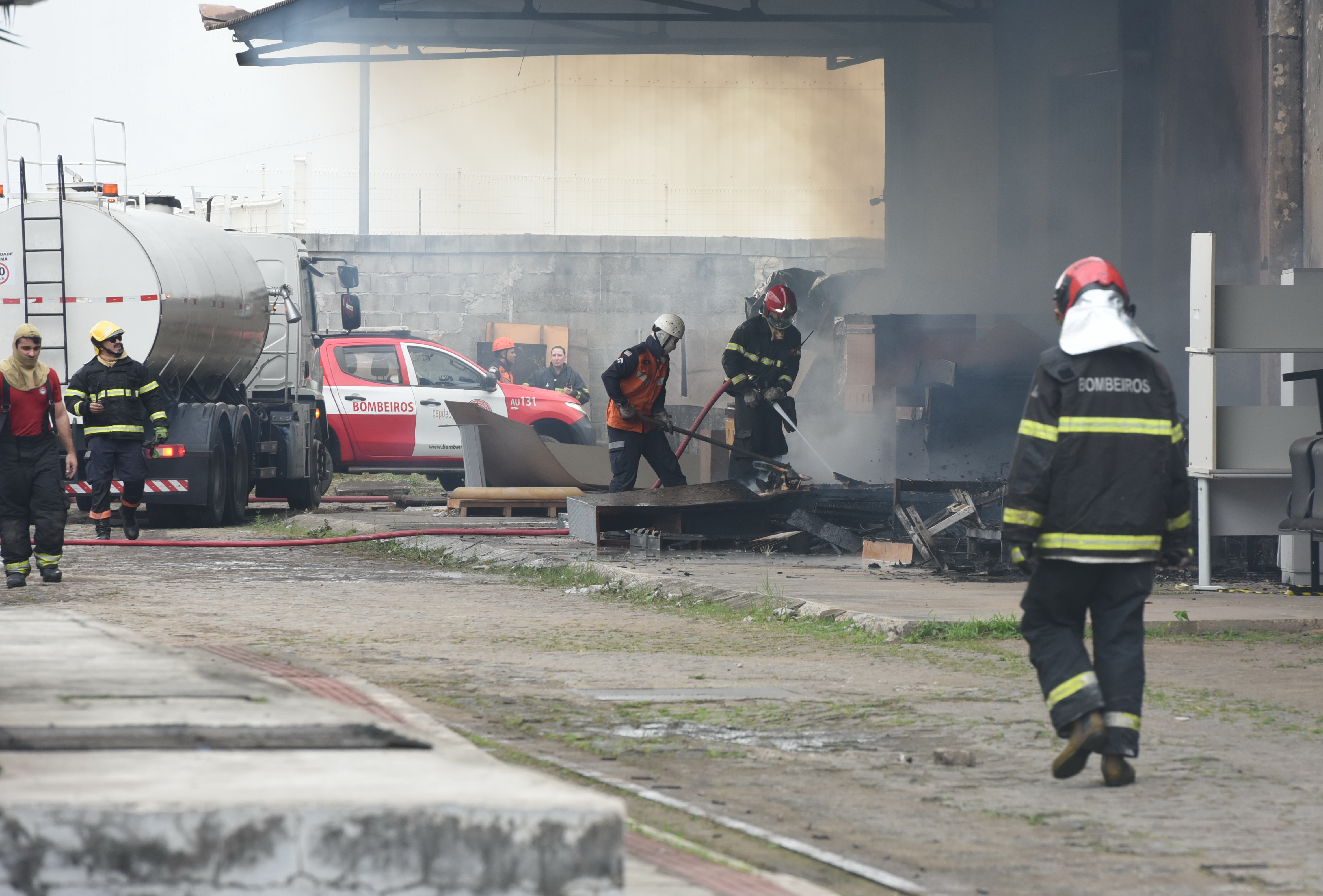 Incêndio destrói Arquivo Geral do Ttribunal de Justiça do ES