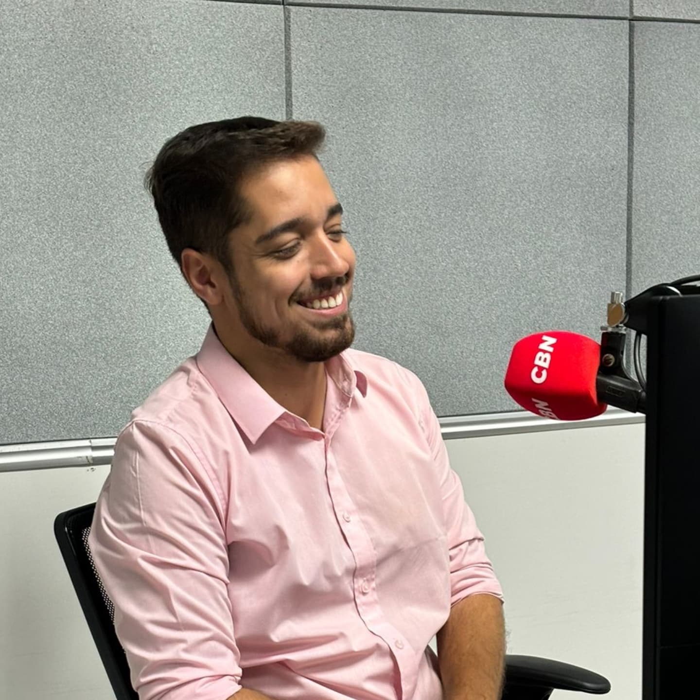 Repórter Caíque Verli, da TV Gazeta