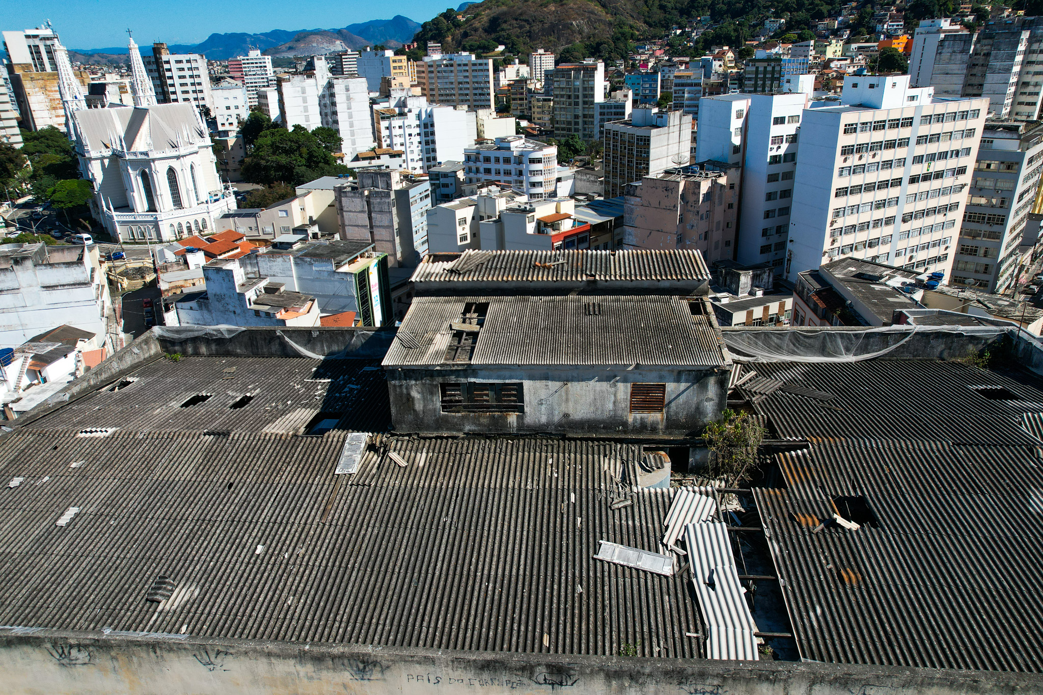 Prédio do antigo IAPI no Centro de Vitória