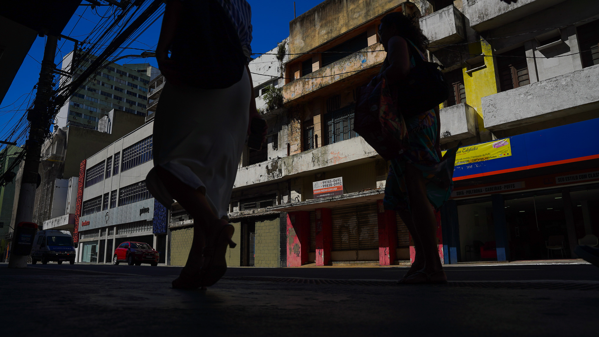 Prédios abandonados na Avenida Jerônimo Monteiro, no Centro de Vitória