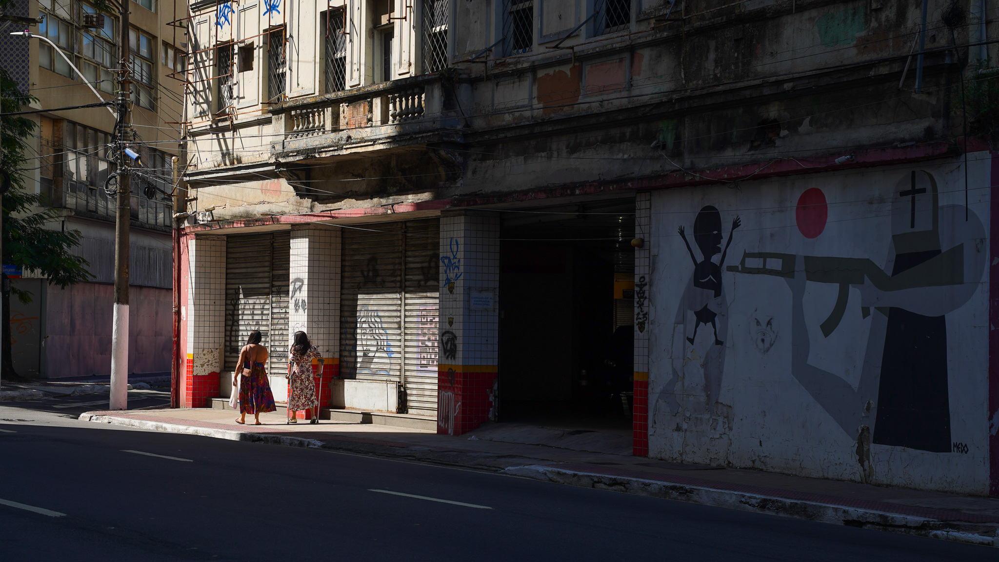 Prédios abandonados na Avenida Jerônimo Monteiro, no Centro de Vitória